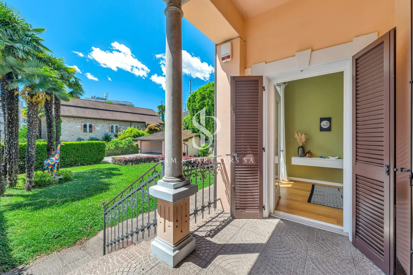 Elegante Liberty-Villa mit Seeblick - Foto 2 von 19