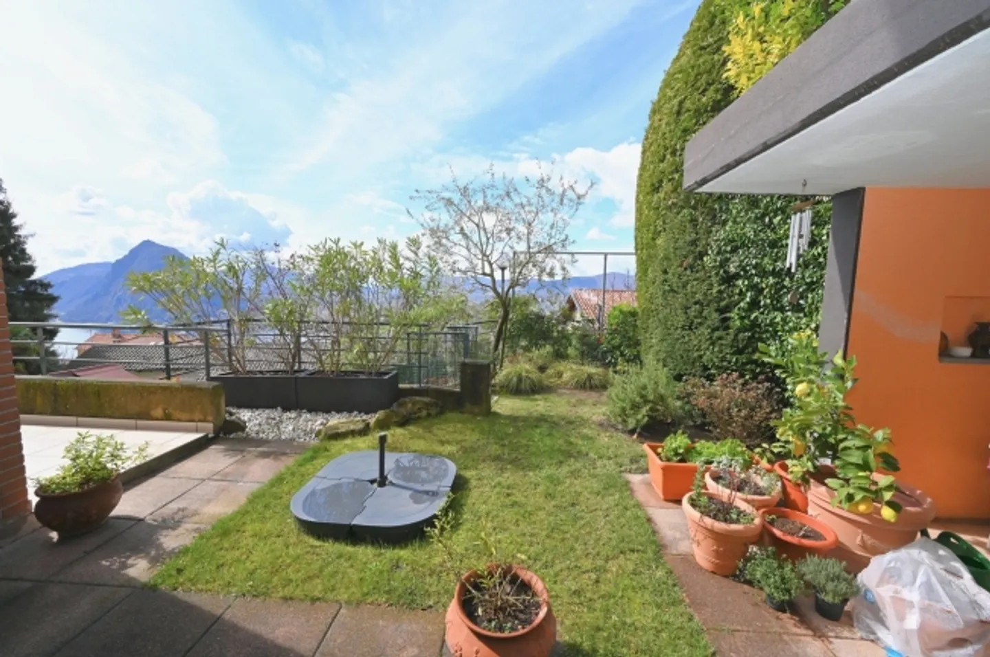 Elegance and Character Triplex Apartment with Panoramic View - Photo 17 of 17