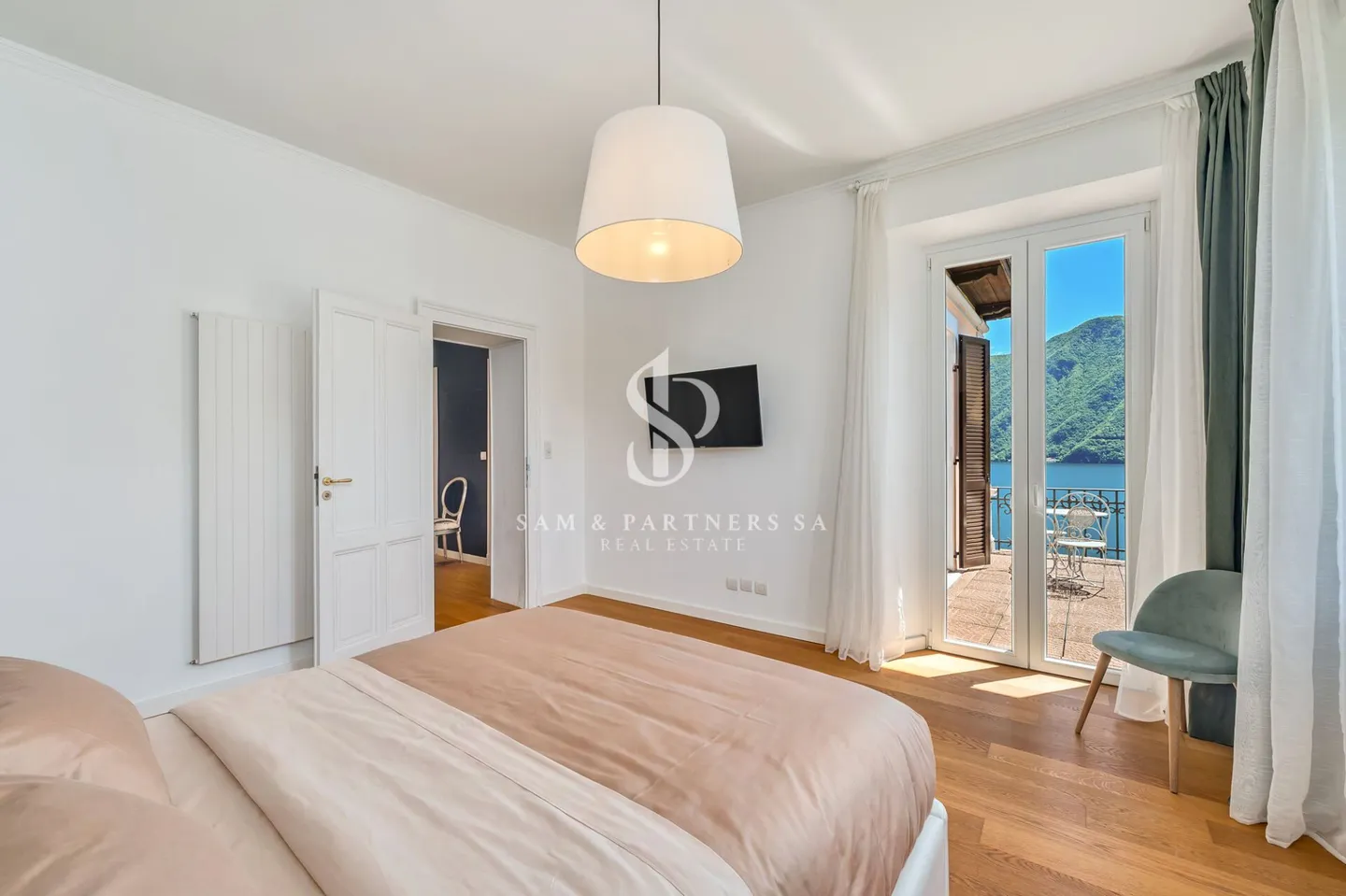 Elegante Liberty-Villa mit Seeblick - Foto 11 von 19