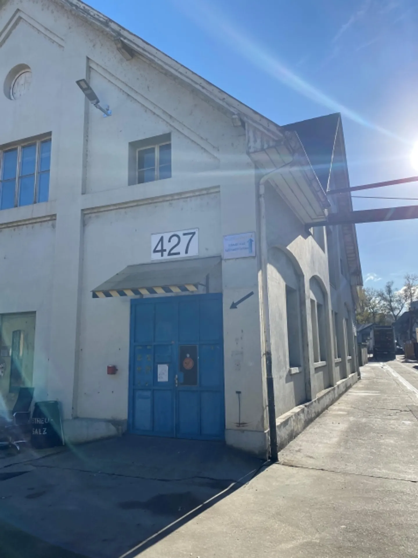 Office space for rent - Photo 1 of 4