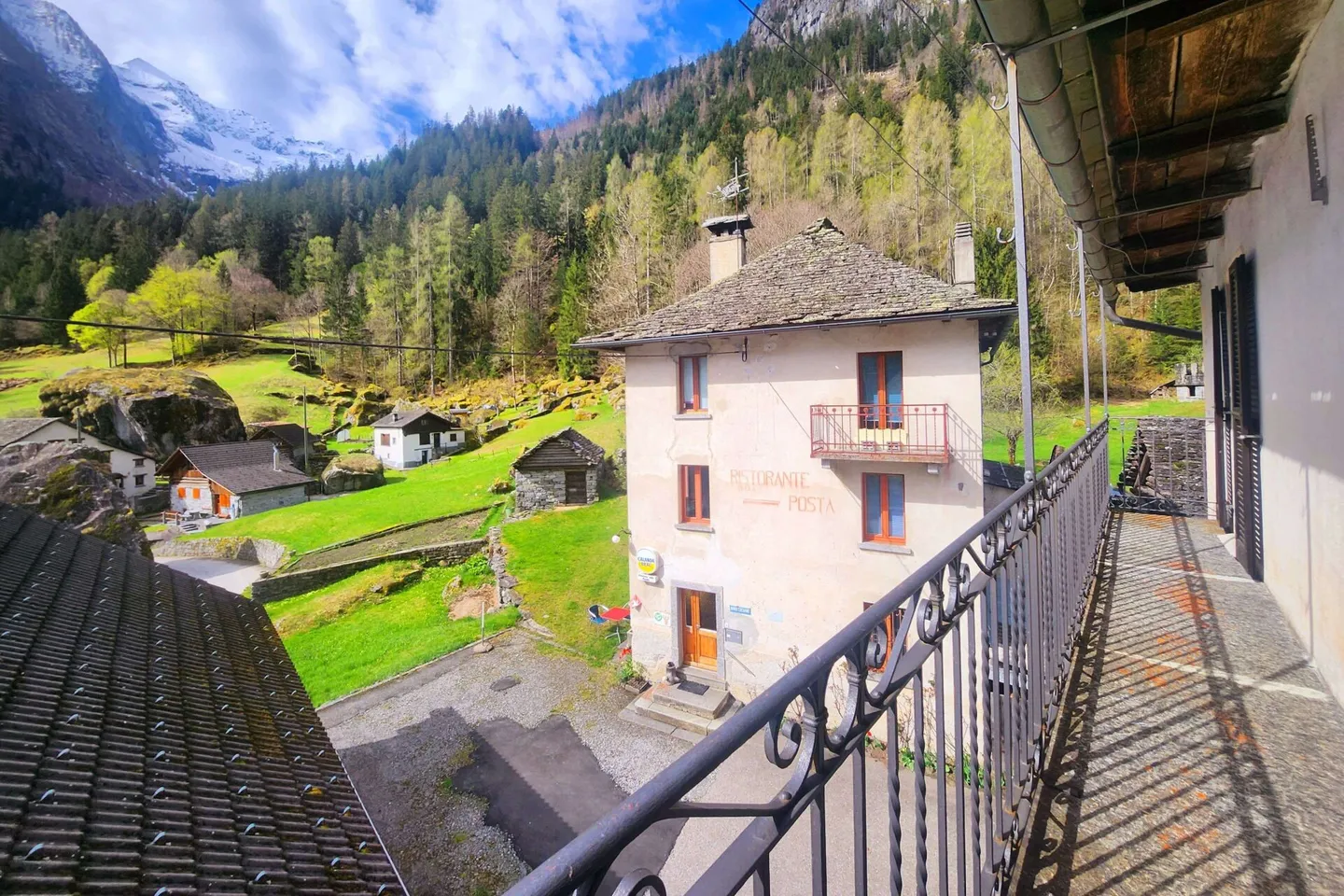 Casa storica con grande terreno annesso - Foto 10 di 13
