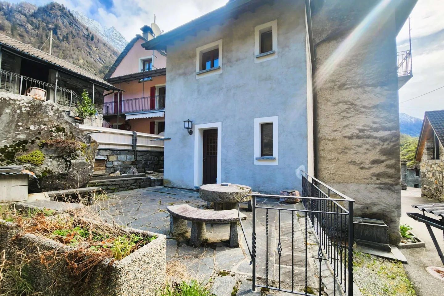 Casa storica con grande terreno annesso - Foto 12 di 13