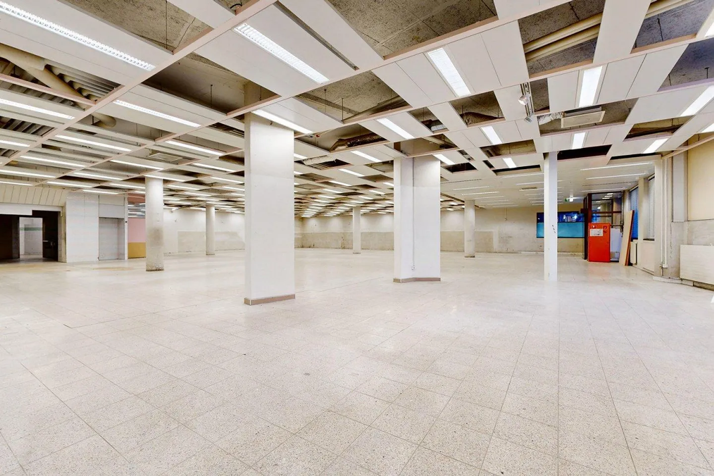 Espace de vente de 755 m² au cœur des Diablerets - Unique G... - Photo 3 sur 13