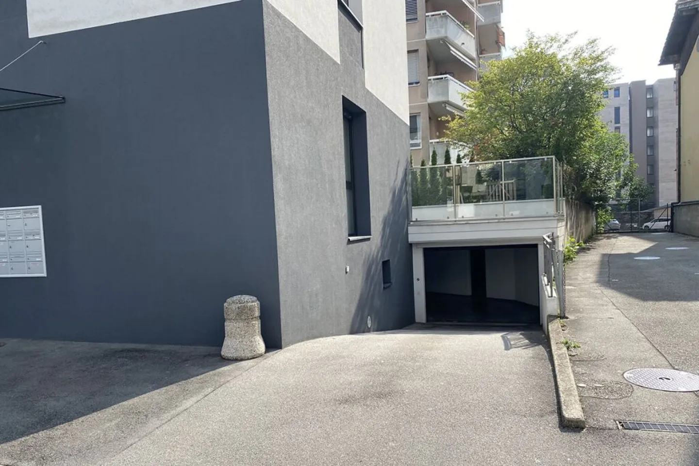 Geräumiges Büro im erhöhten Erdgeschoss in der Nähe des Zentrums - Foto 6 von 8