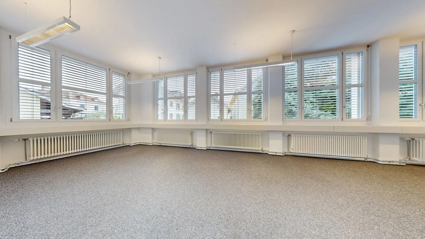 Office space for rent in Selveareal Thun! - Photo 2 of 7