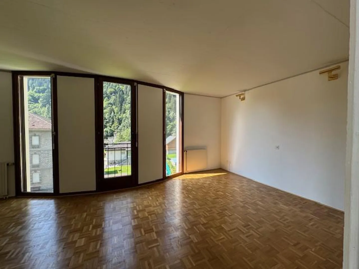 Casa familiare moderna con vista sulla cascata - Foto 8 di 15