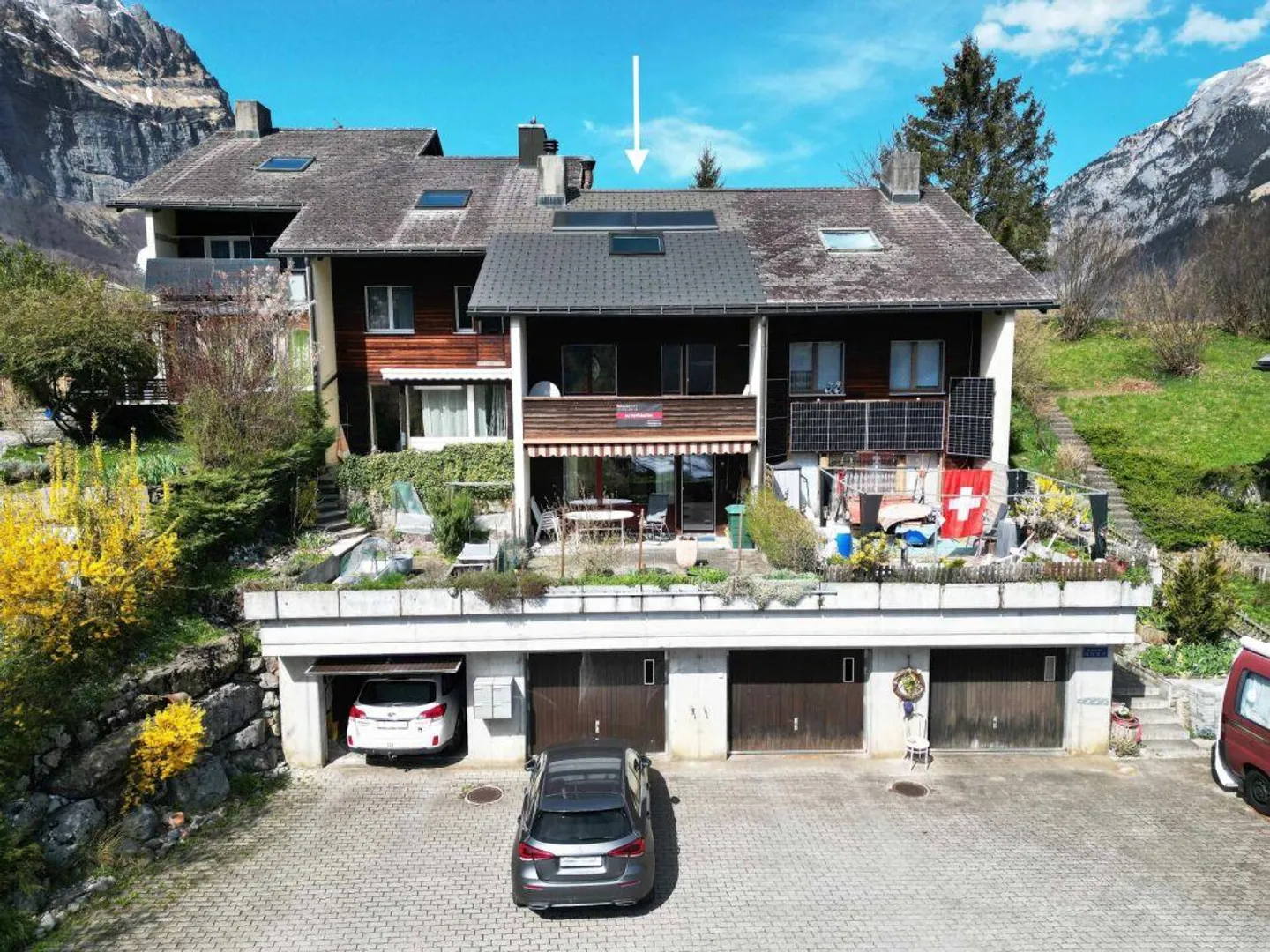 Bella casa a schiera in una posizione soleggiata e tranquilla a Sool GL - Foto 1 di 26