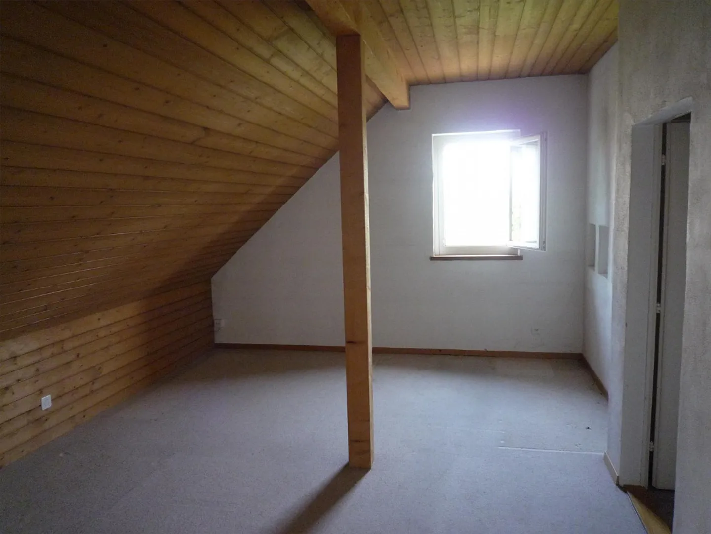 The very special attic apartment! - Photo 10 of 13