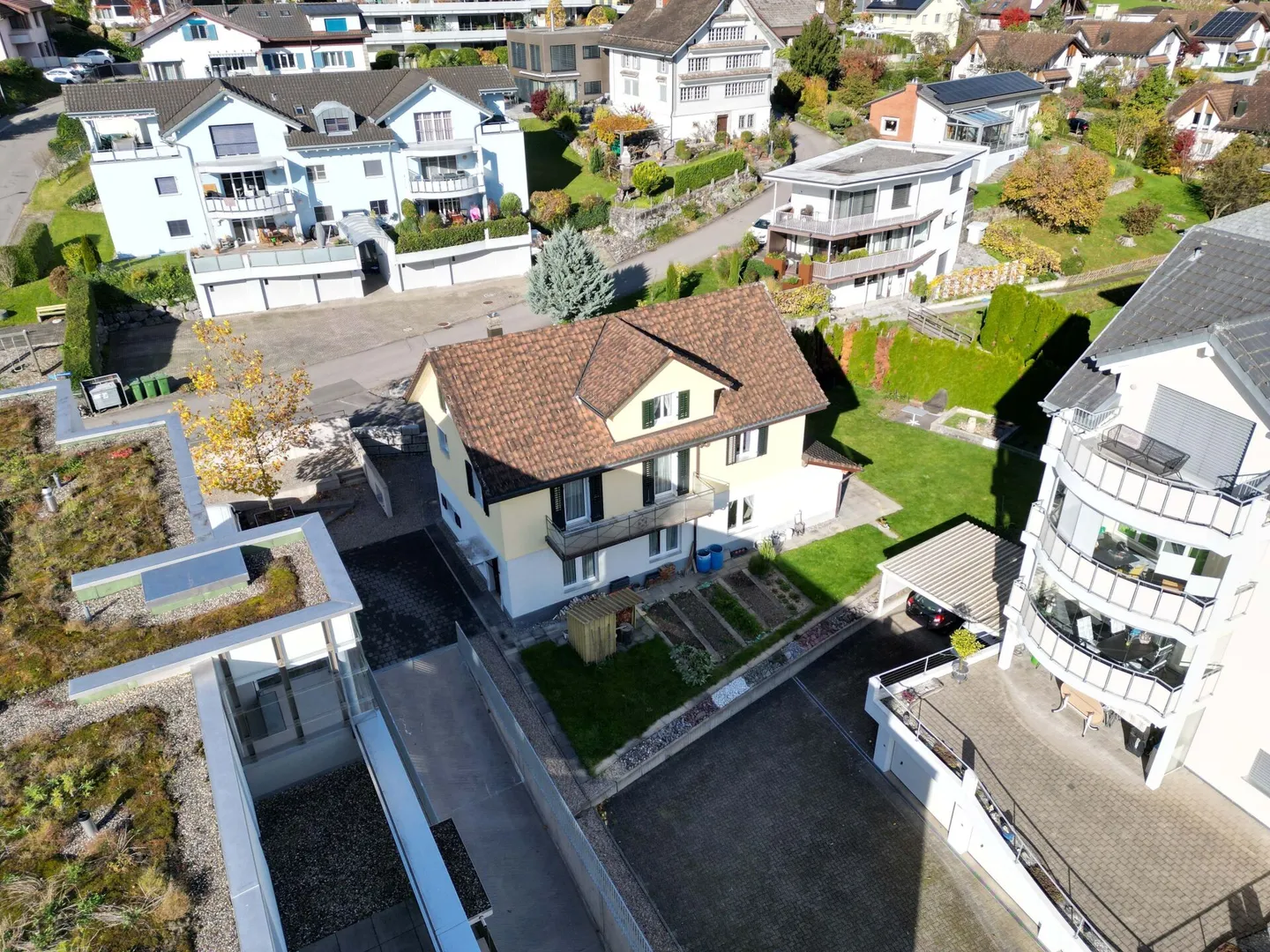 Detached single-family house with garden in a sunny and family-friendly location in Tuggen SZ - Photo 4 of 20