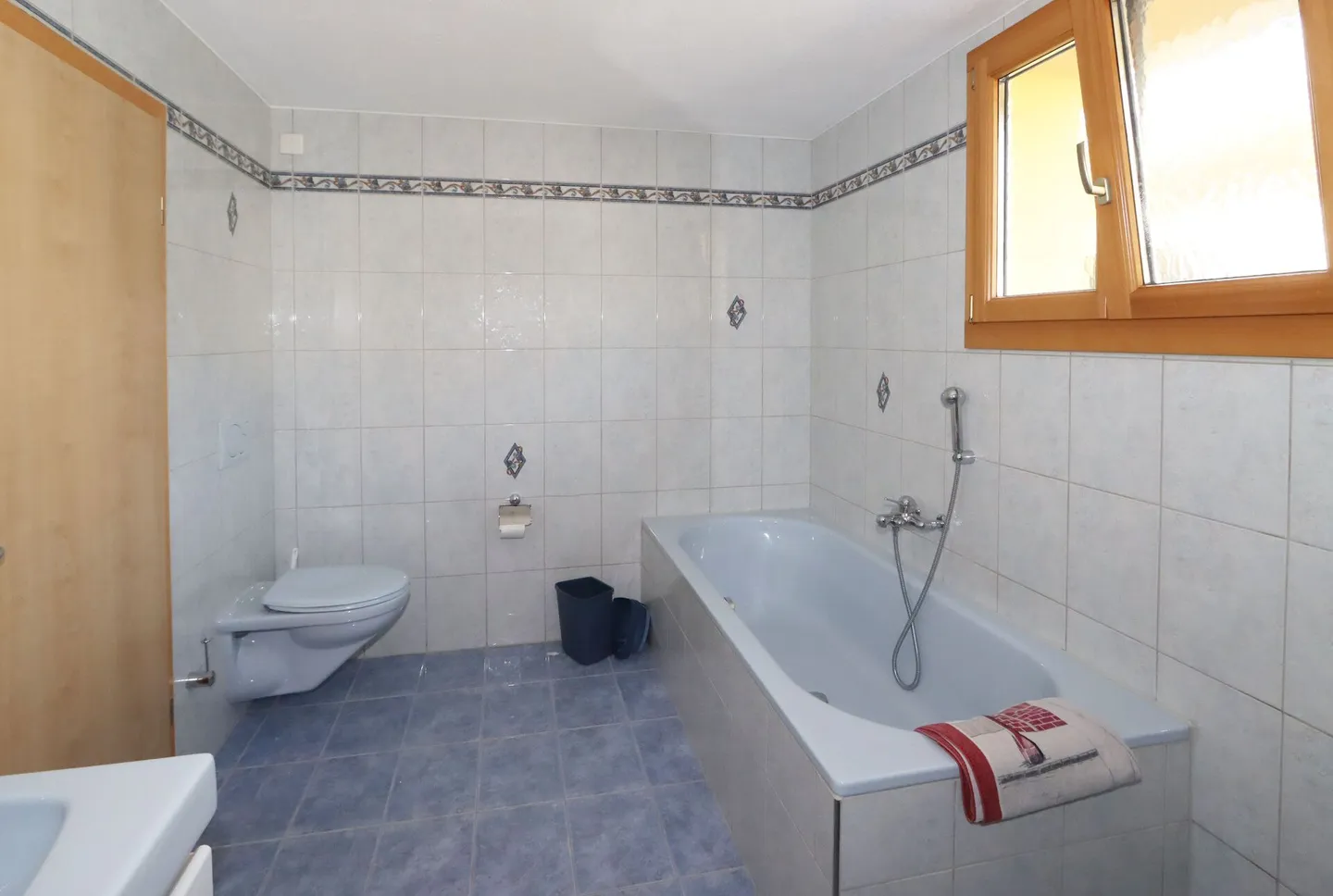 Detached single-family house with garden in a sunny and family-friendly location in Tuggen SZ - Photo 8 of 20