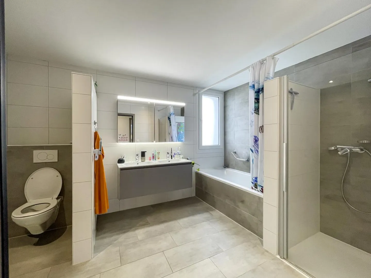 View, Garden and Comfort: Family House in Le Pâquier - Photo 16 of 16