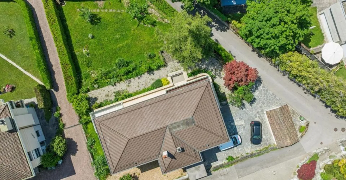 Favorit! Gut renoviert mit zwei Balkonen und einem Garten - Foto 2 von 12
