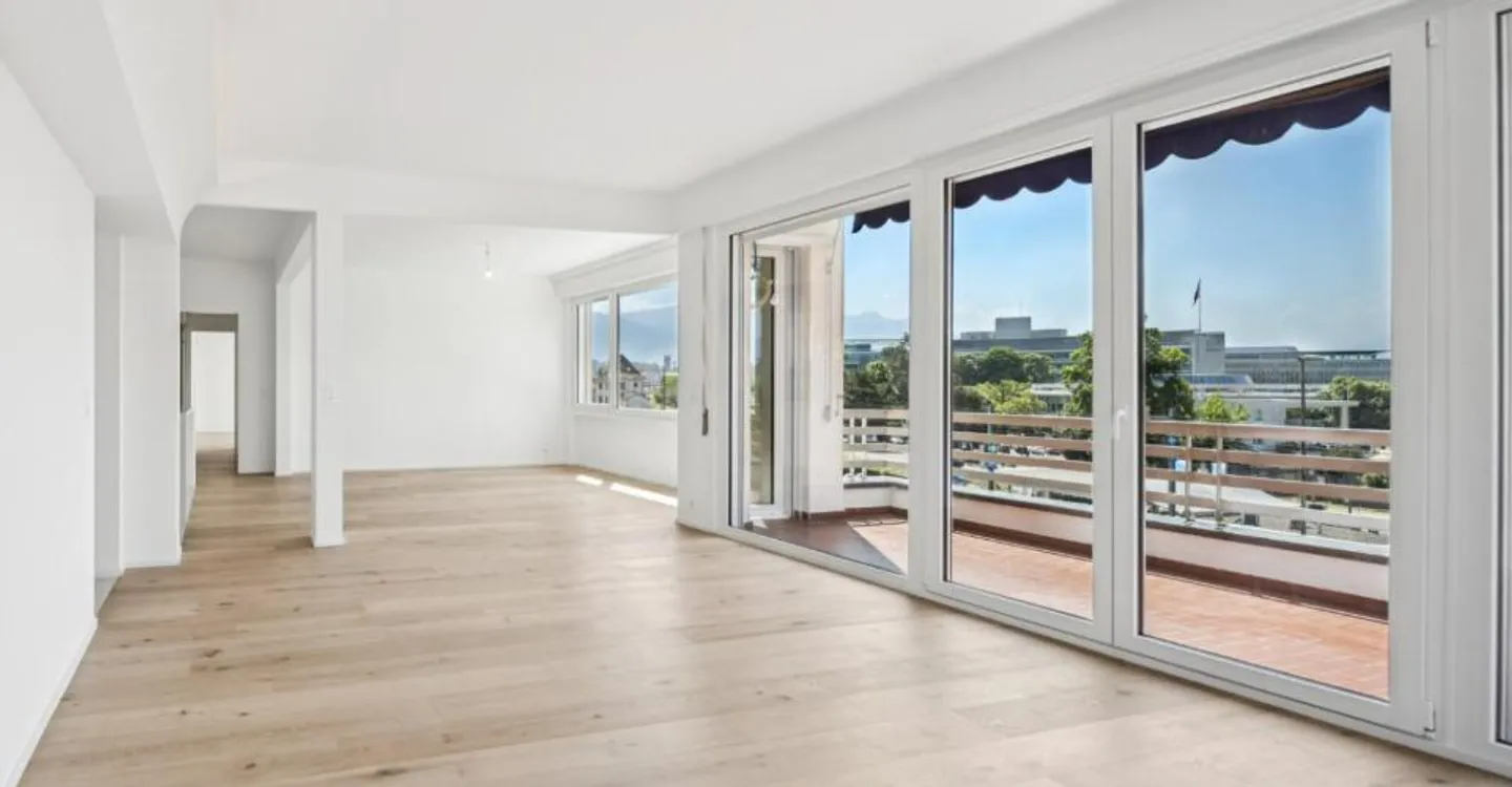 Favorit! Gut renoviert mit zwei Balkonen und einem Garten - Foto 9 von 12