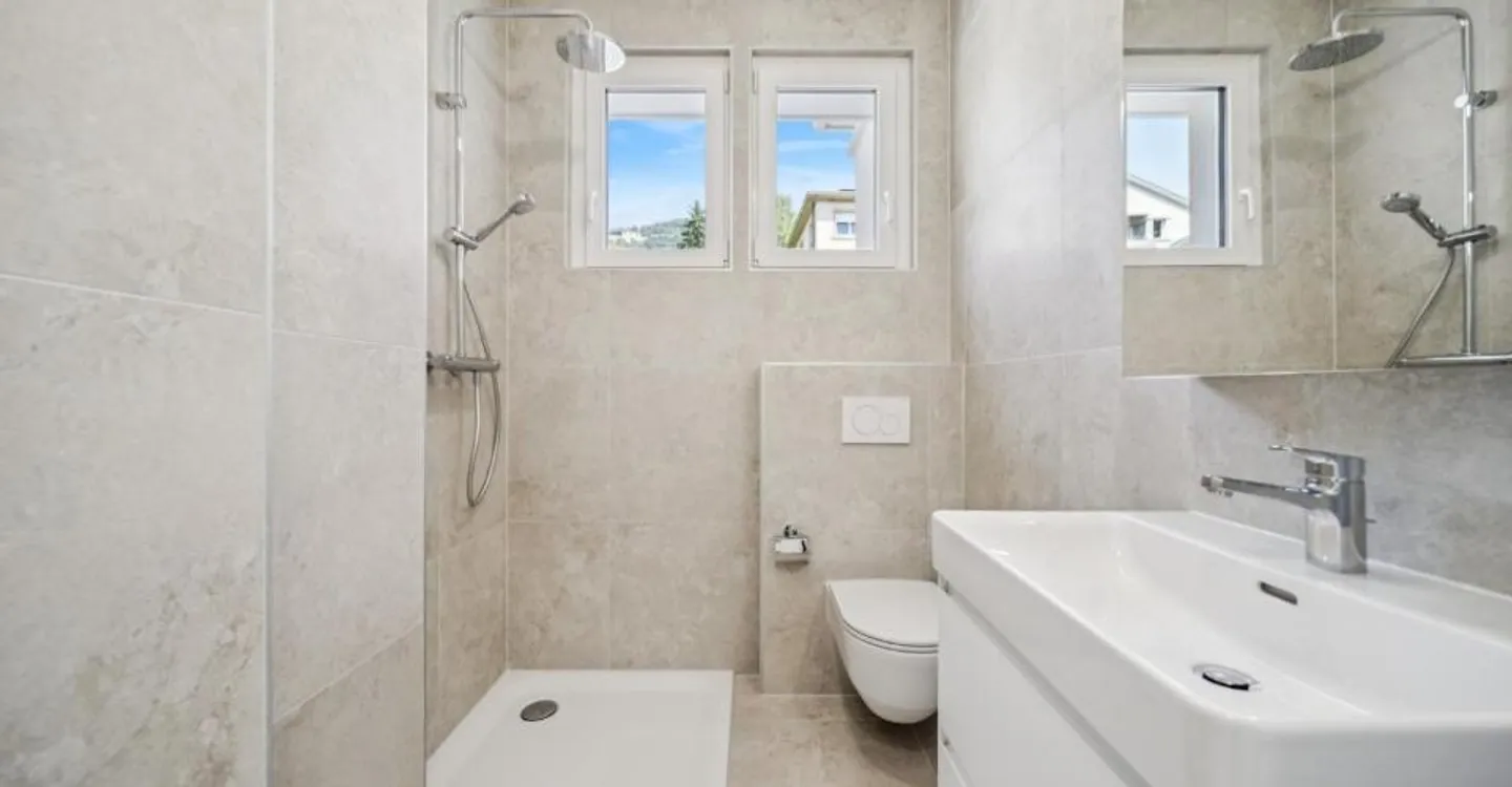 Favorit! Gut renoviert mit zwei Balkonen und einem Garten - Foto 10 von 12