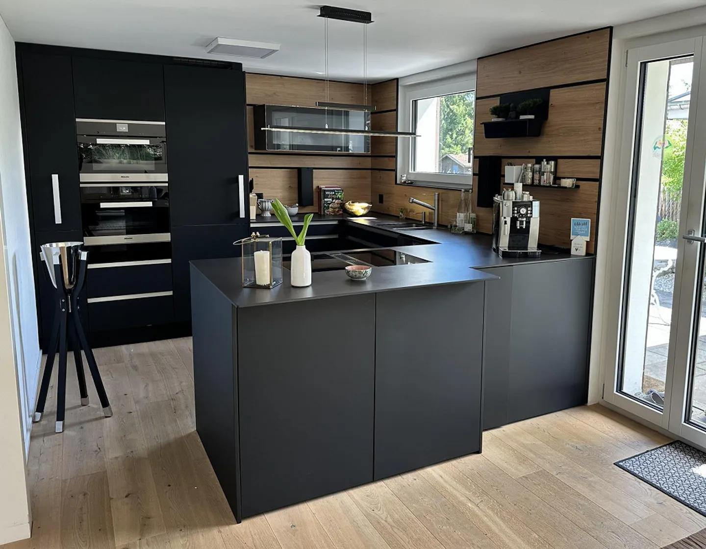 Residential Jewel in a Quiet Oasis & Building Plot as Zen Garden - Photo 6 of 27