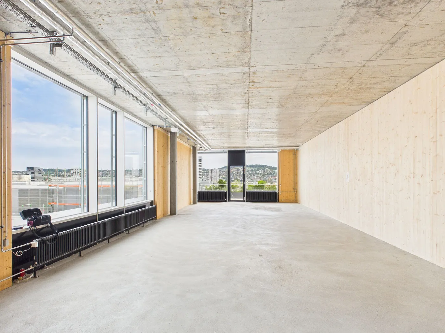 Modern Office in Zurich's Kochquartier - Photo 4 of 16