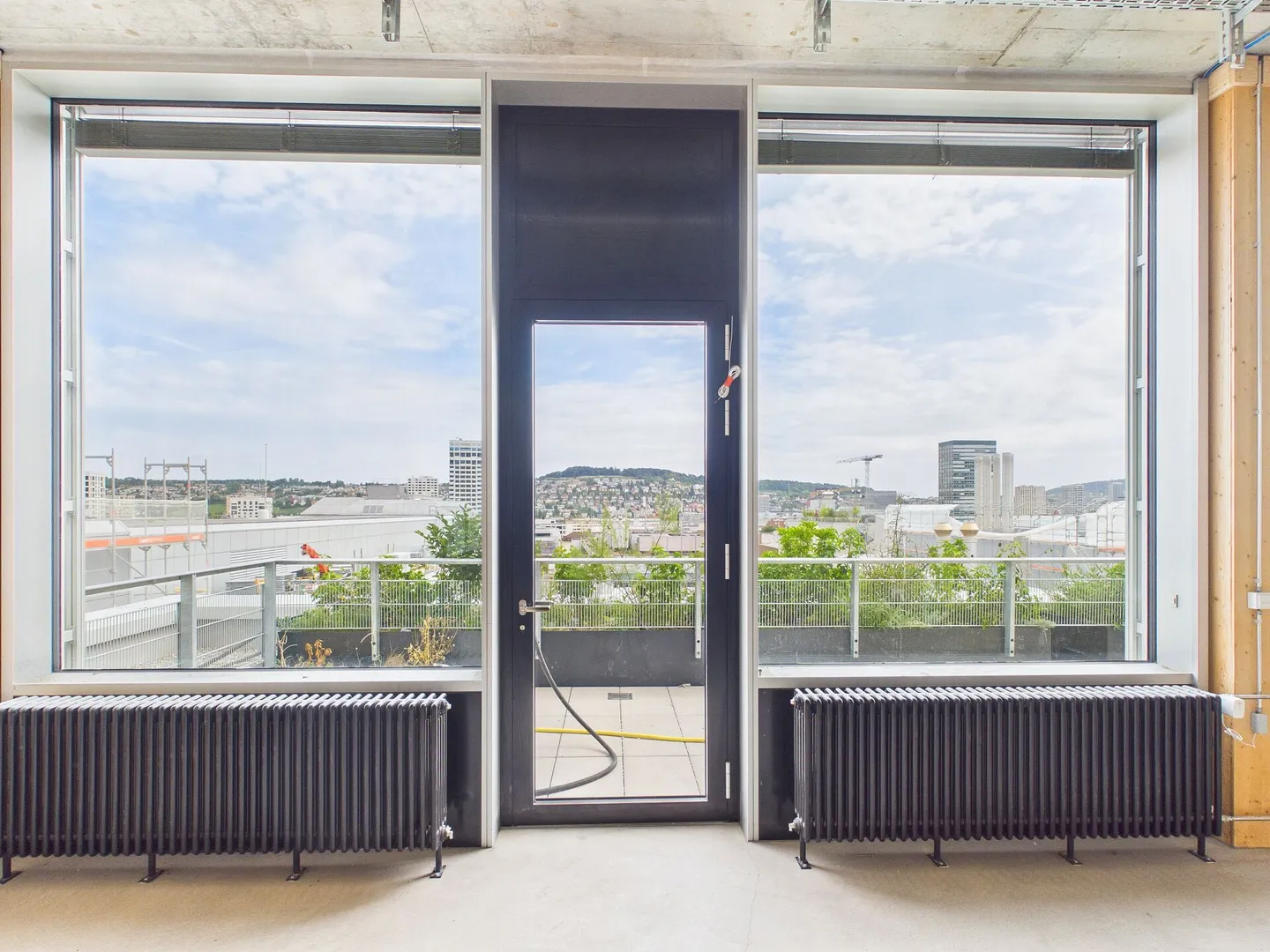 Modern Office in Zurich's Kochquartier - Photo 10 of 16