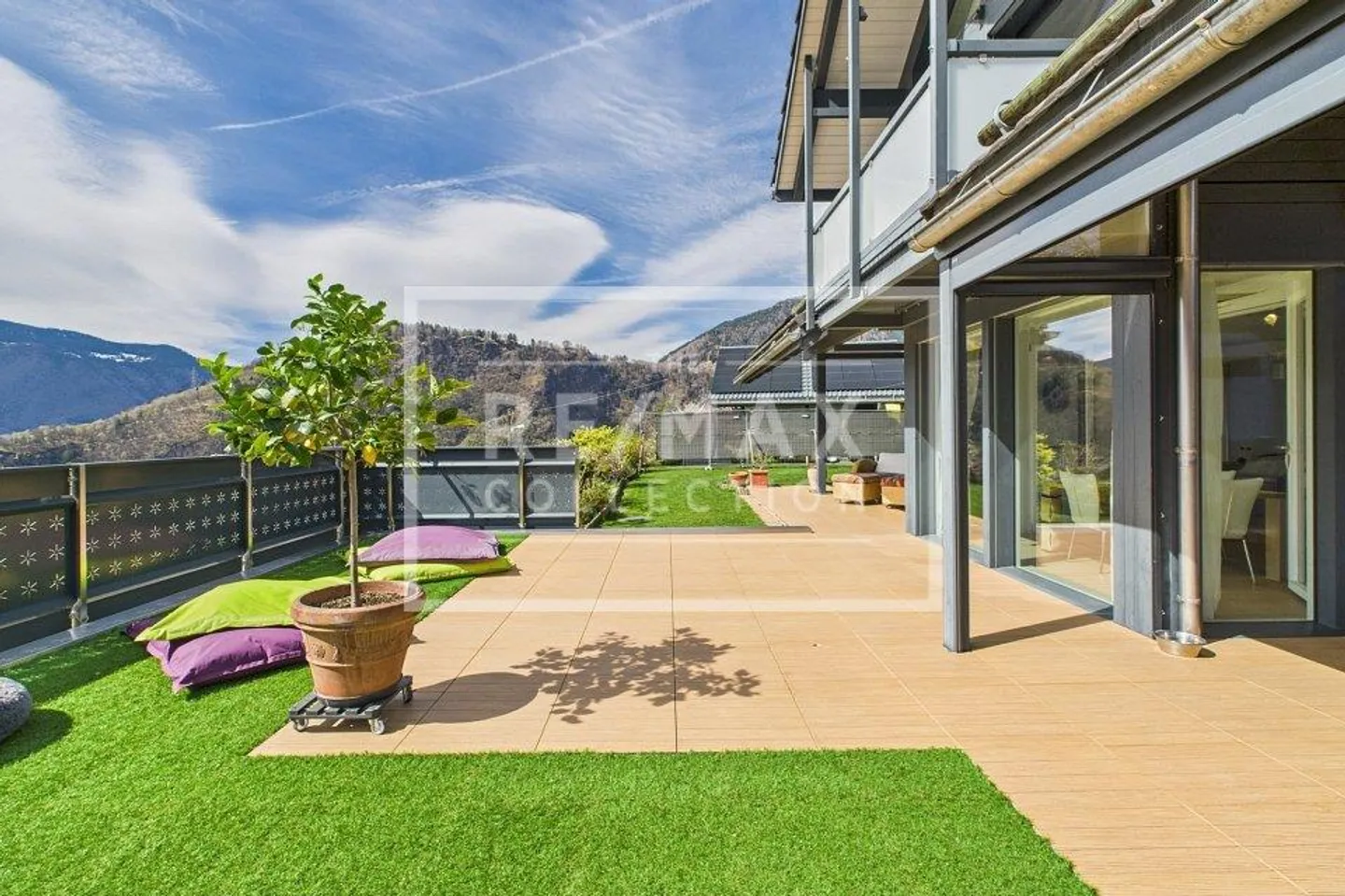 Dream Property in the Heart of the Swiss Alps - Photo 3 of 13