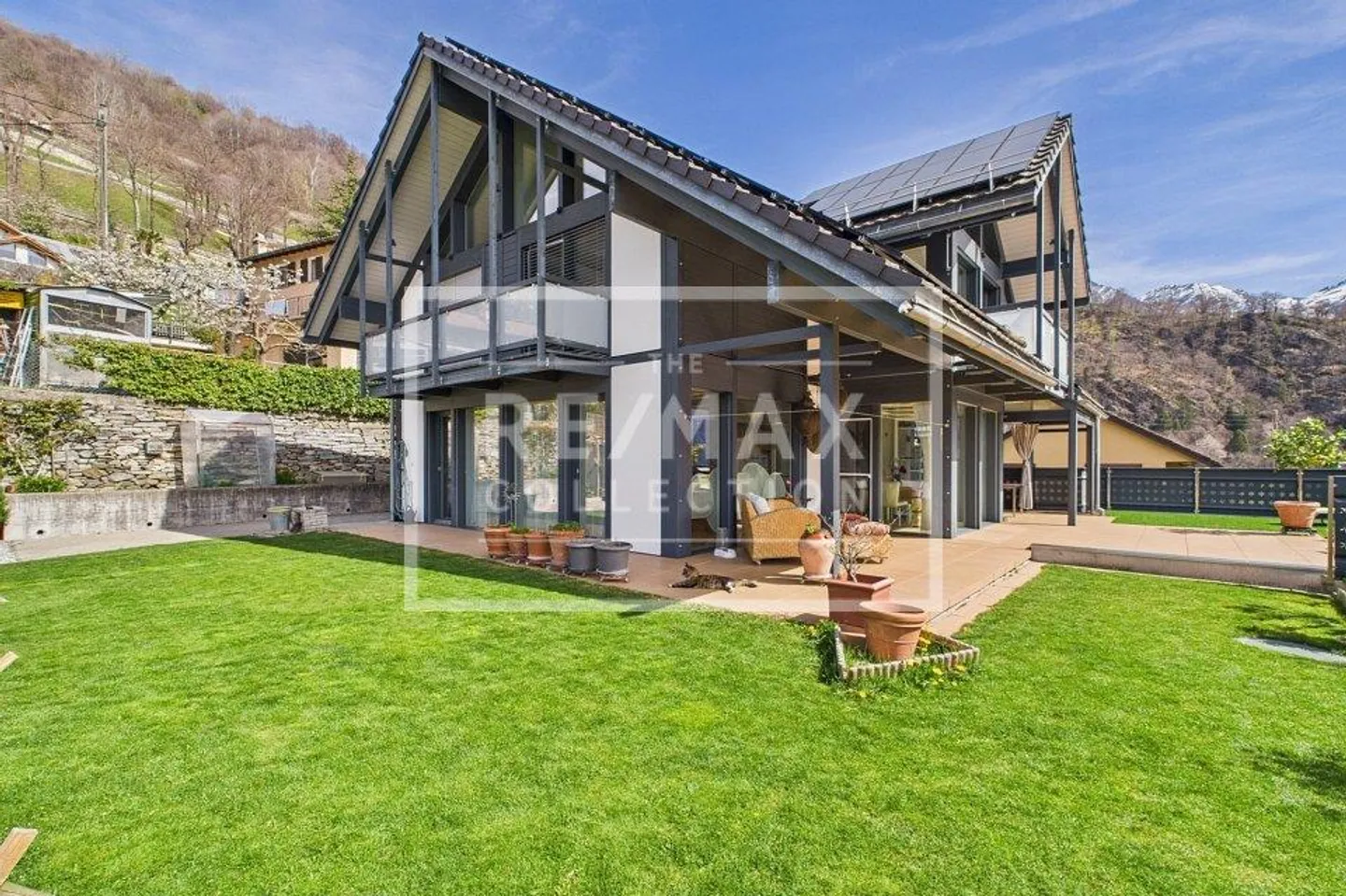 Dream Property in the Heart of the Swiss Alps - Photo 5 of 13