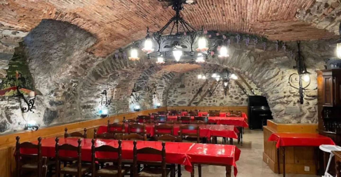 A historic restaurant! A soul! 530 m² - Photo 2 of 10