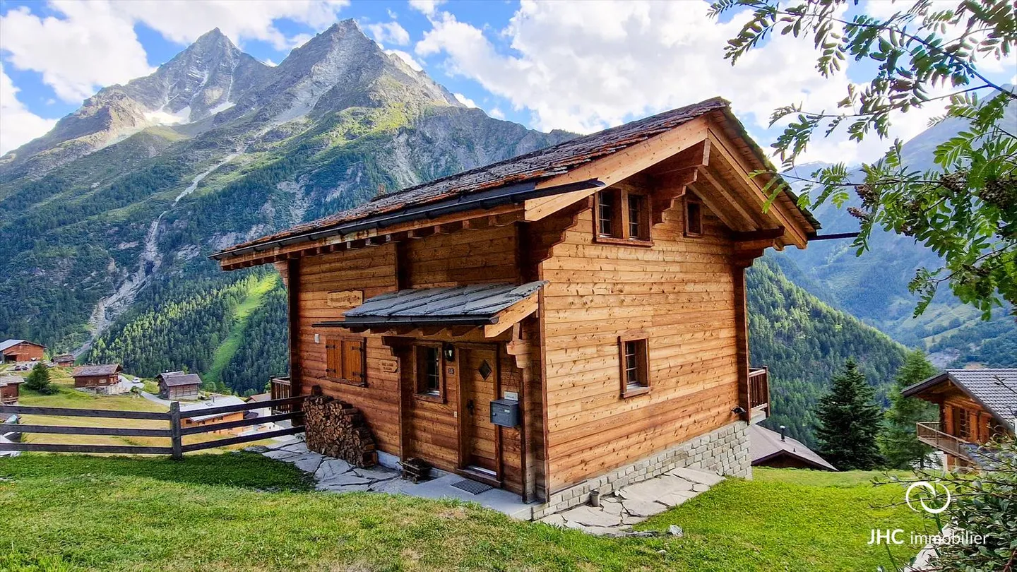 Chalet 6.5 rooms - Photo 1 of 15