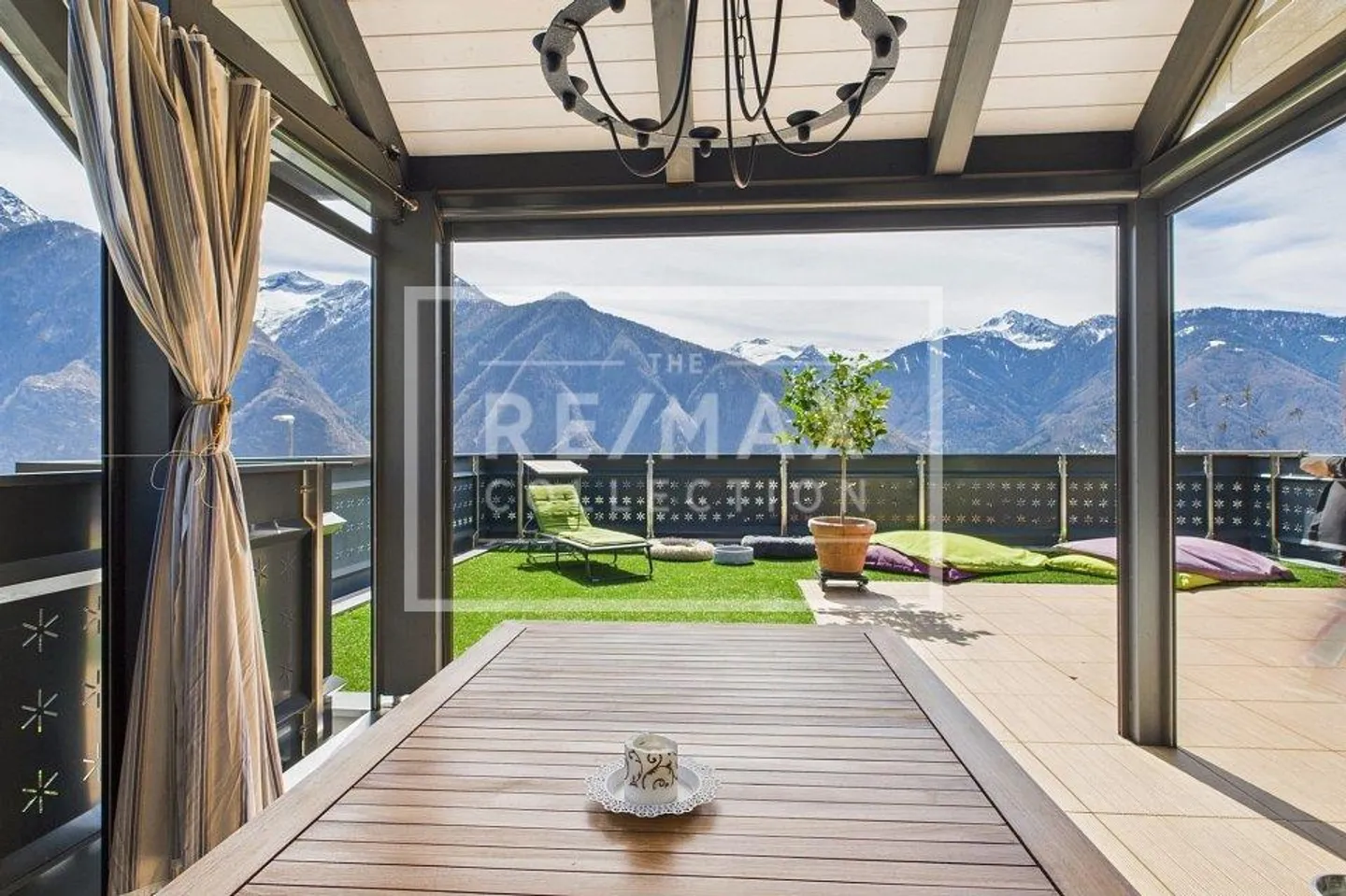 Dream Property in the Heart of the Swiss Alps - Photo 12 of 13