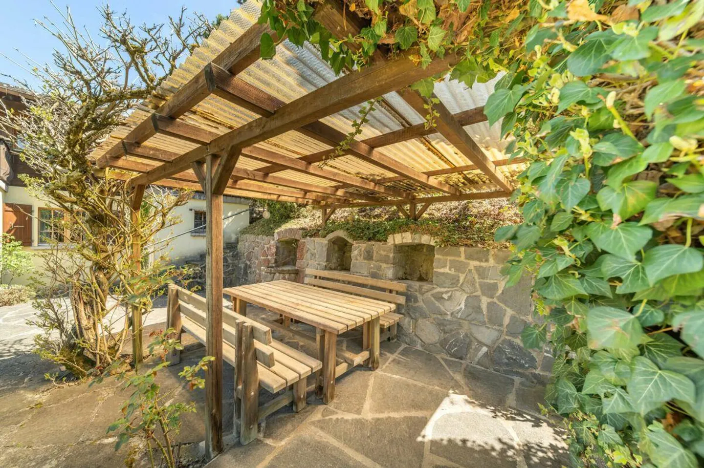 Charming Chalet with Stunning Views - Photo 7 of 30