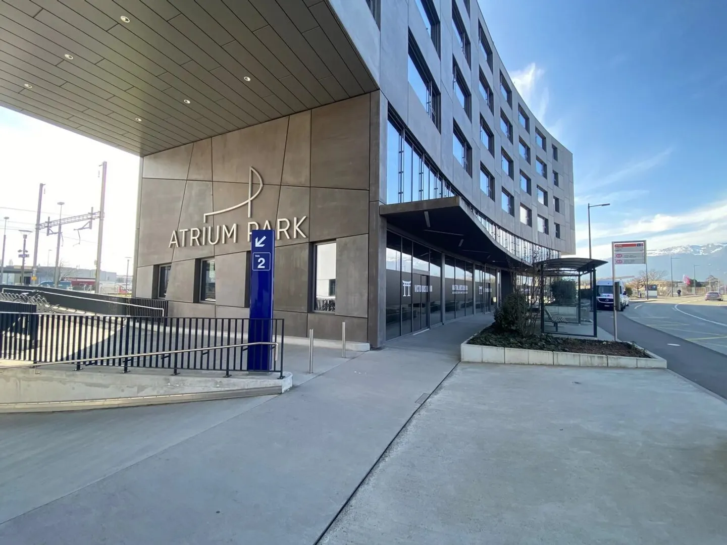 Superfici di attività in un edificio multifunzionale nella zona FTI - Foto 1 di 8