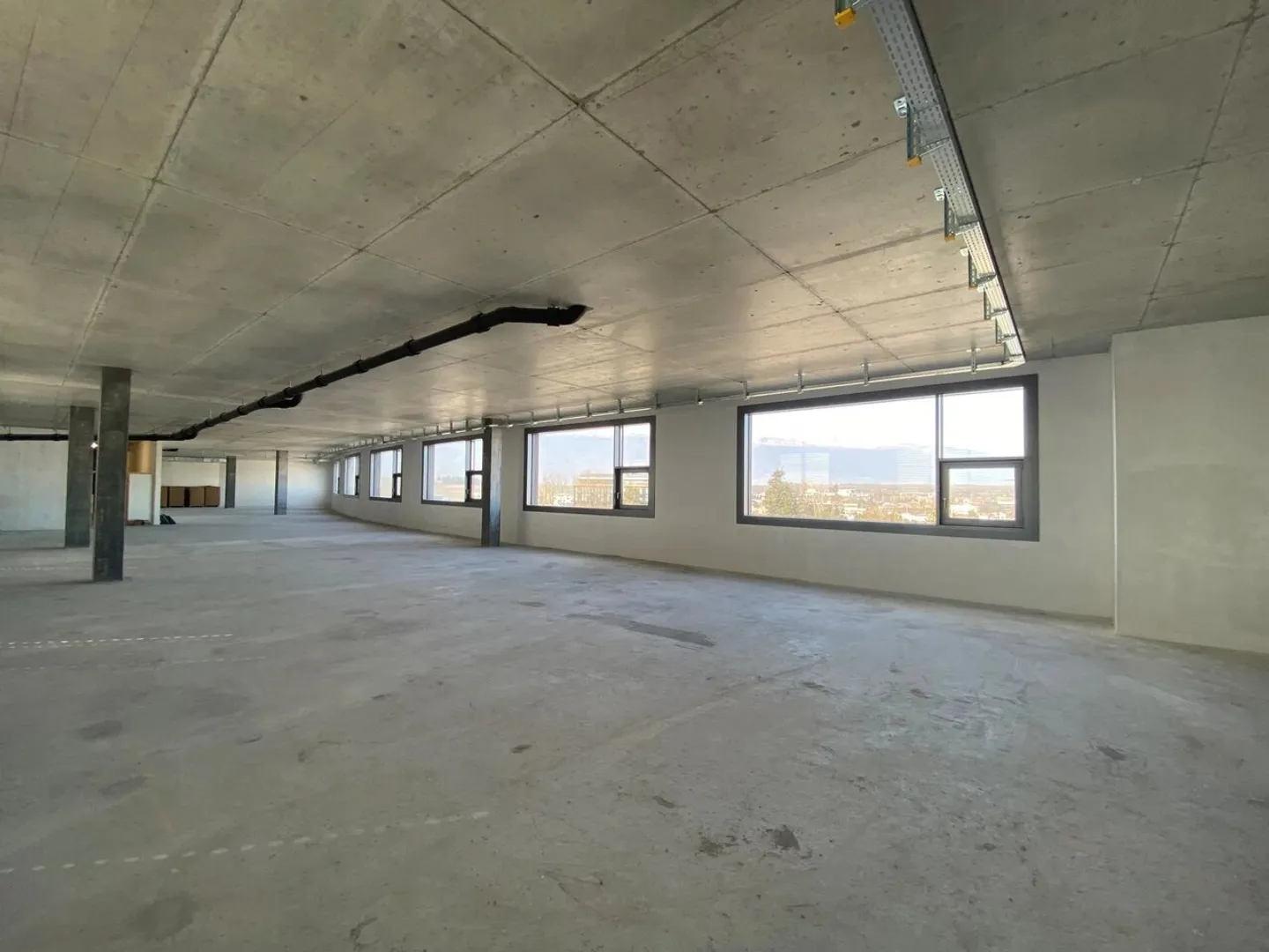 Superfici di attività in un edificio multifunzionale nella zona FTI - Foto 6 di 8