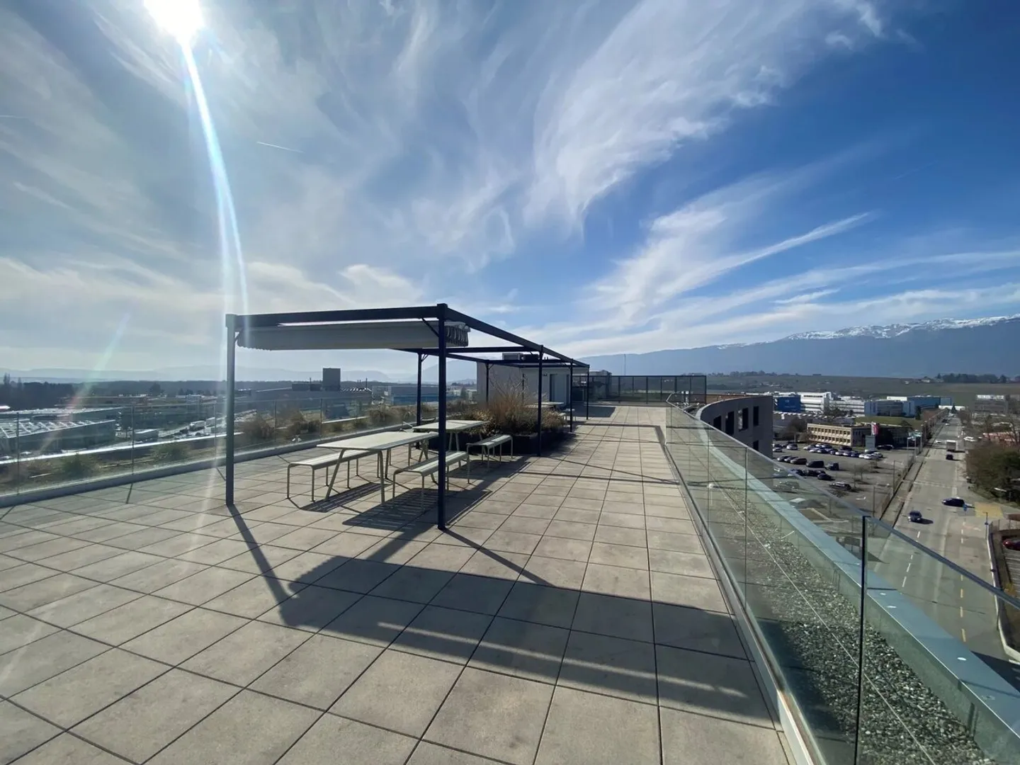 Superfici di attività in un edificio multifunzionale nella zona FTI - Foto 8 di 8