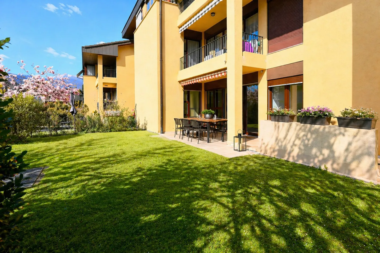 Appartamento ristrutturato di 4,5 locali con grande giardino privato a Cureglia - Foto 1 di 12