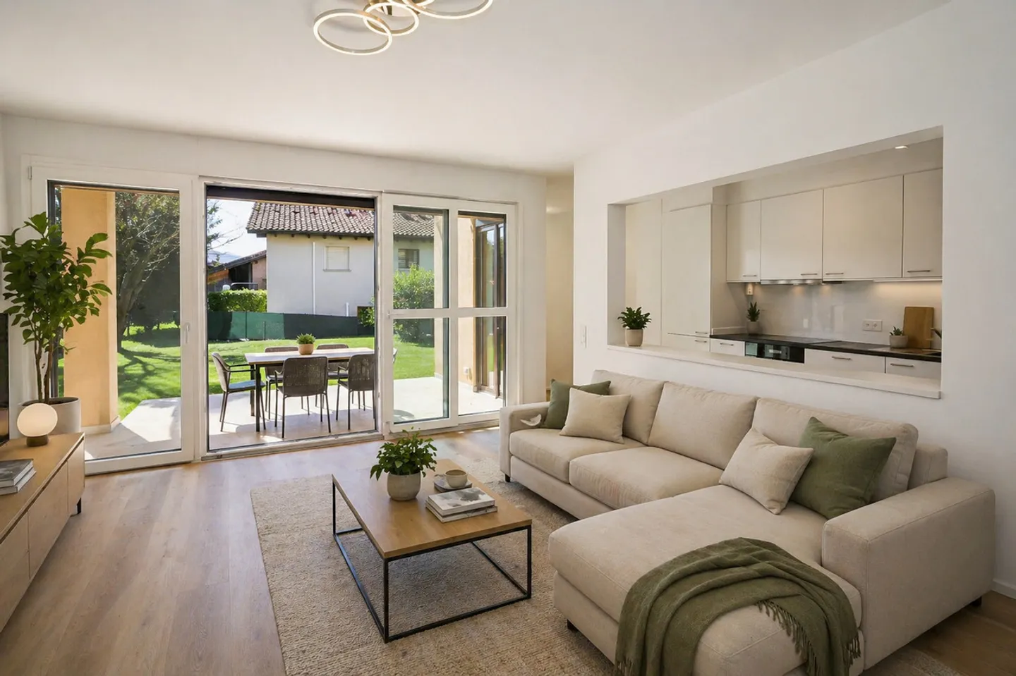 Appartamento ristrutturato di 4,5 locali con grande giardino privato a Cureglia - Foto 2 di 12