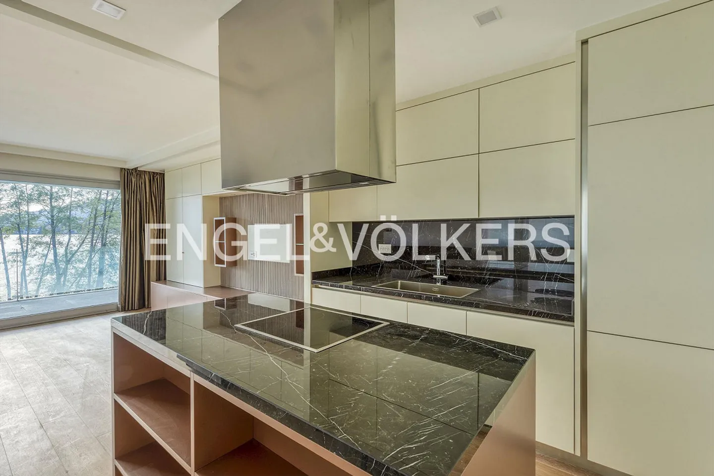 Residenza prestigiosa direttamente sul lago - Foto 2 di 9