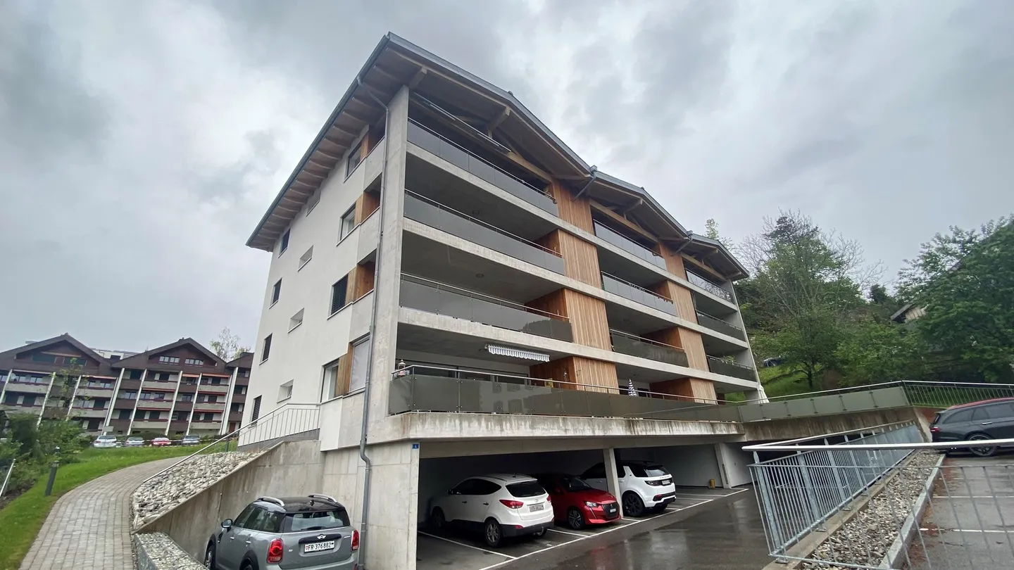 Outdoor parking space for rent - Photo 1 of 1