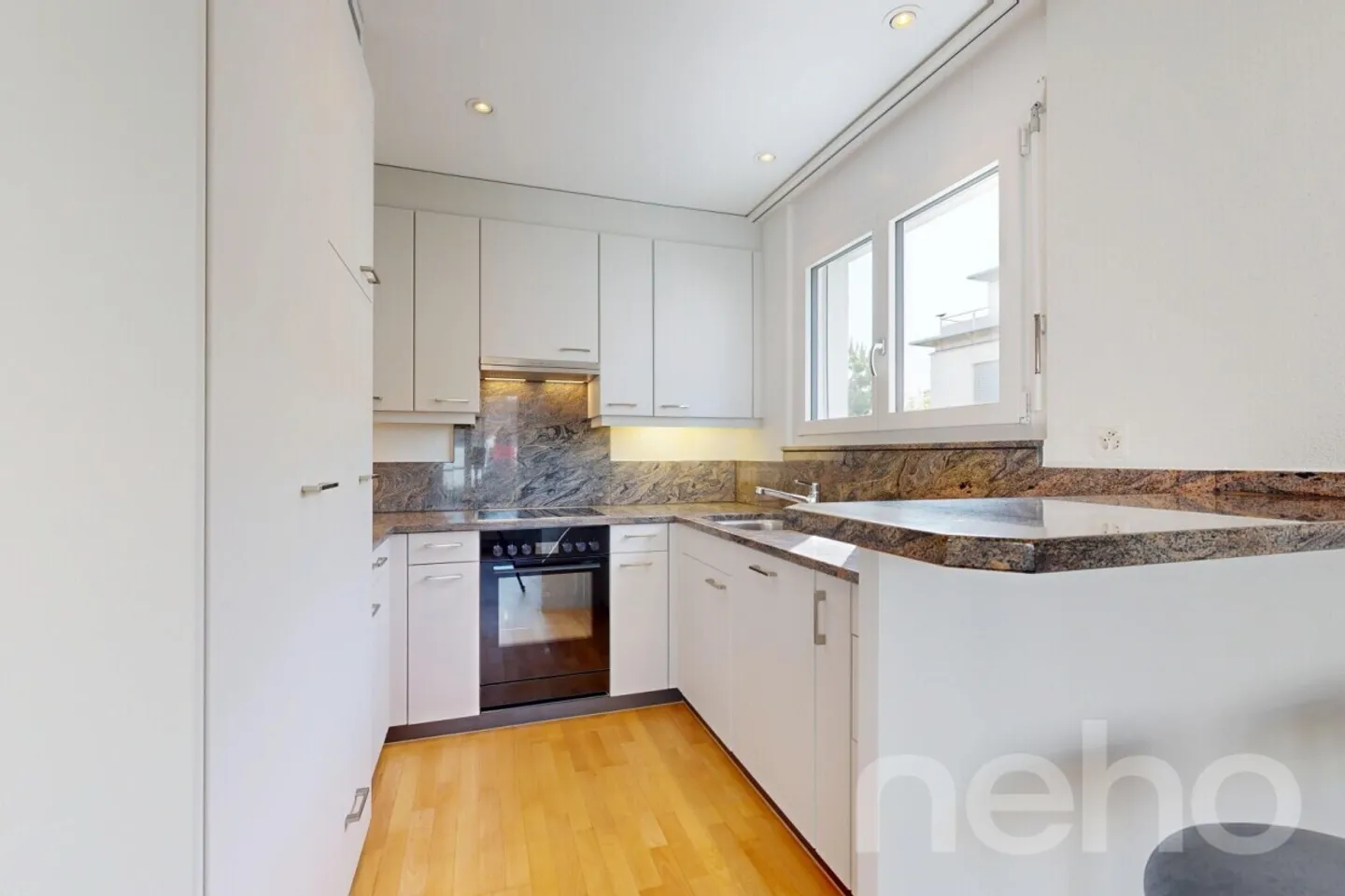 Freshly renovated feel-good apartment near the center - Photo 2 of 12
