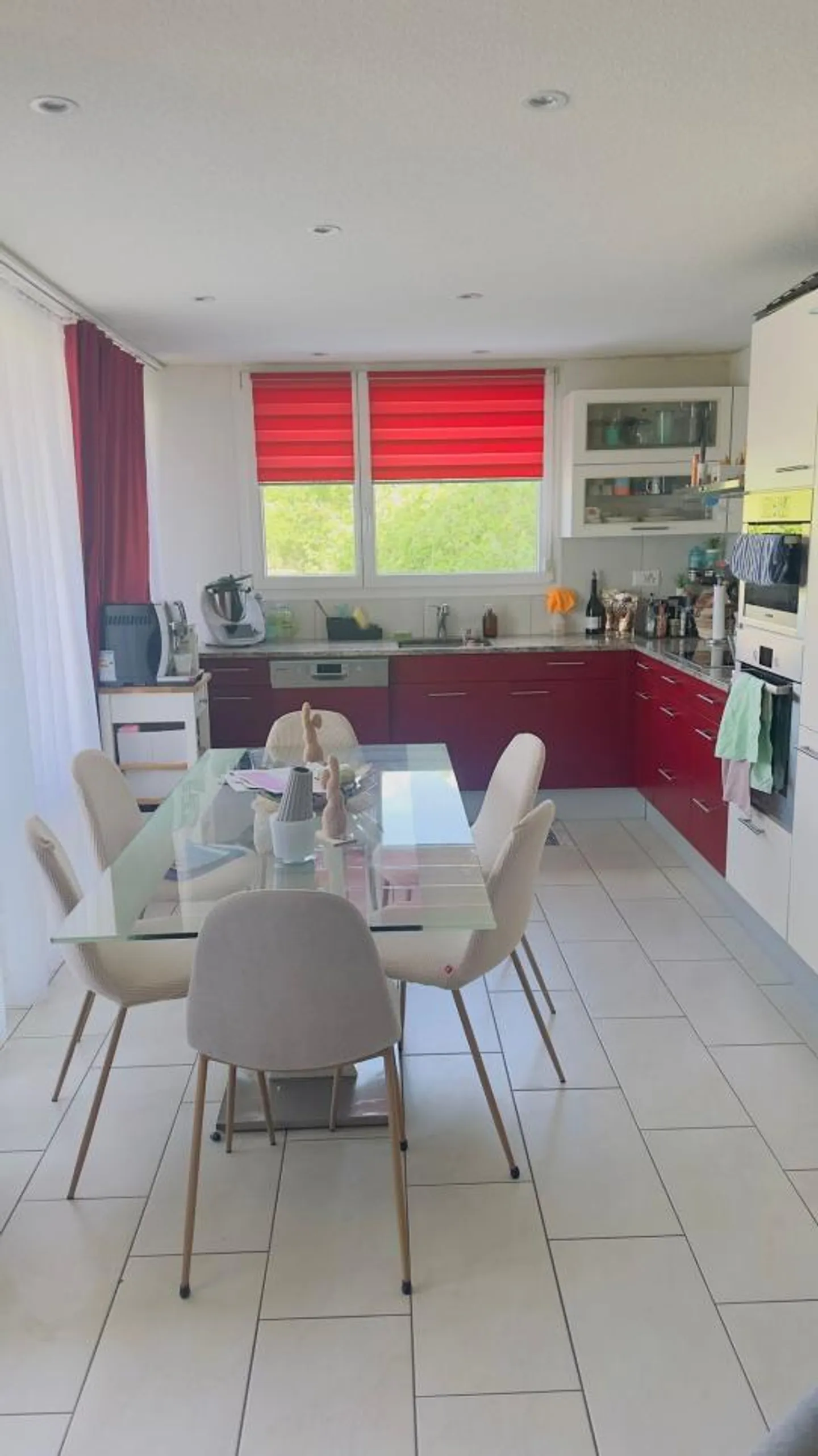 GARE 2 - Magnifico appartamento di 4,5 locali al 1° piano + ripresa della portineria - Foto 2 di 6