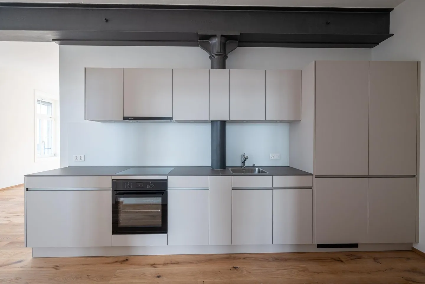 High-quality, modern 2.5-room apartment with old building charm - Photo 3 of 13