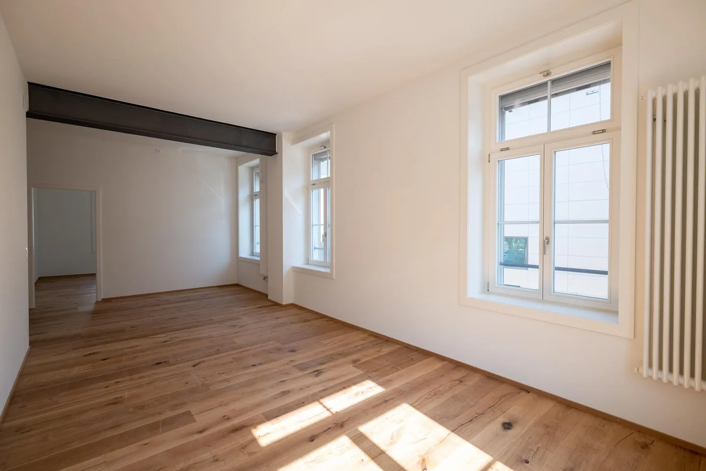 High-quality, modern 2.5-room apartment with old building charm - Photo 4 of 13