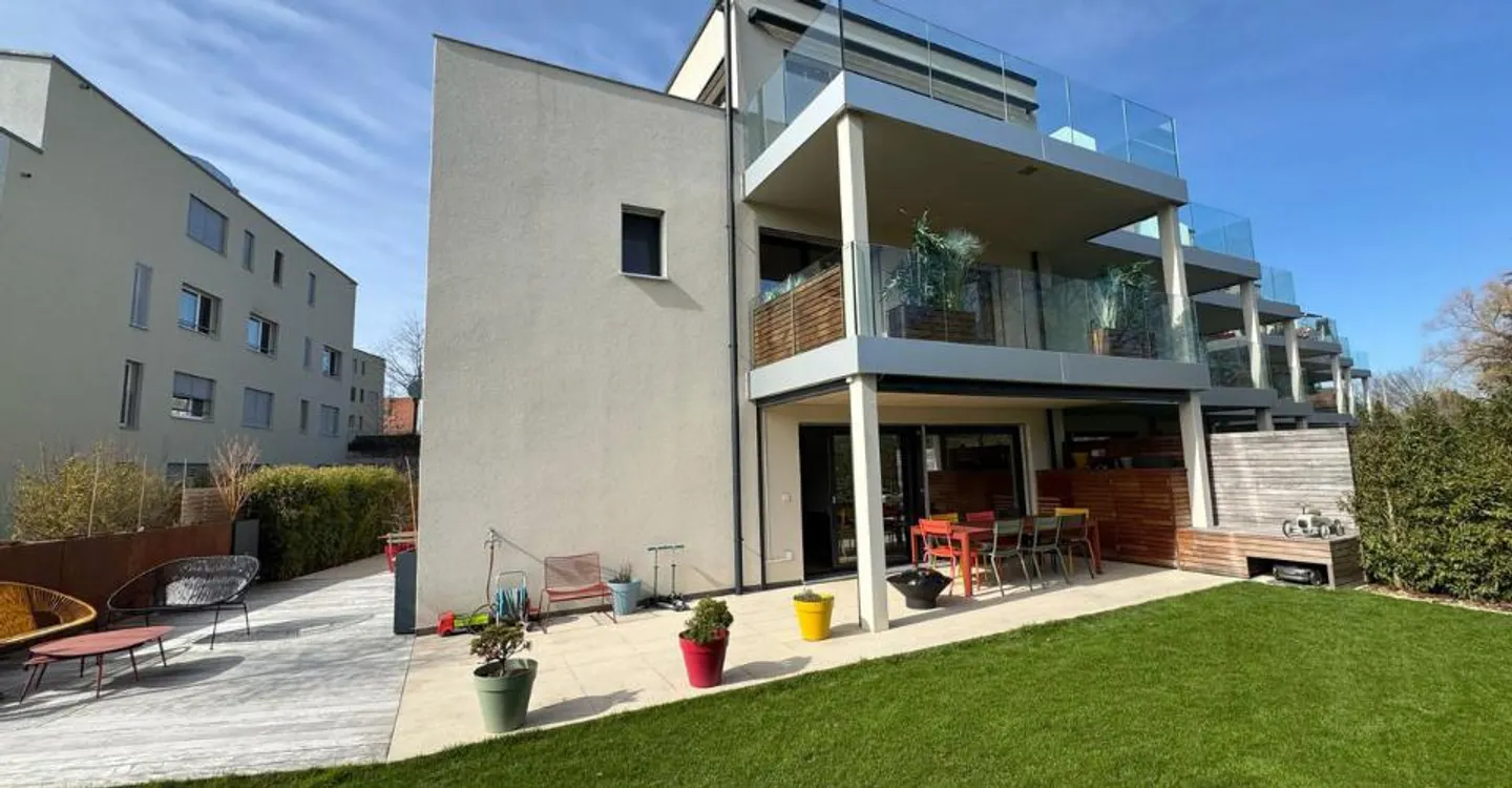 Städtische Villa in Corminboeuf - Foto 1 von 7