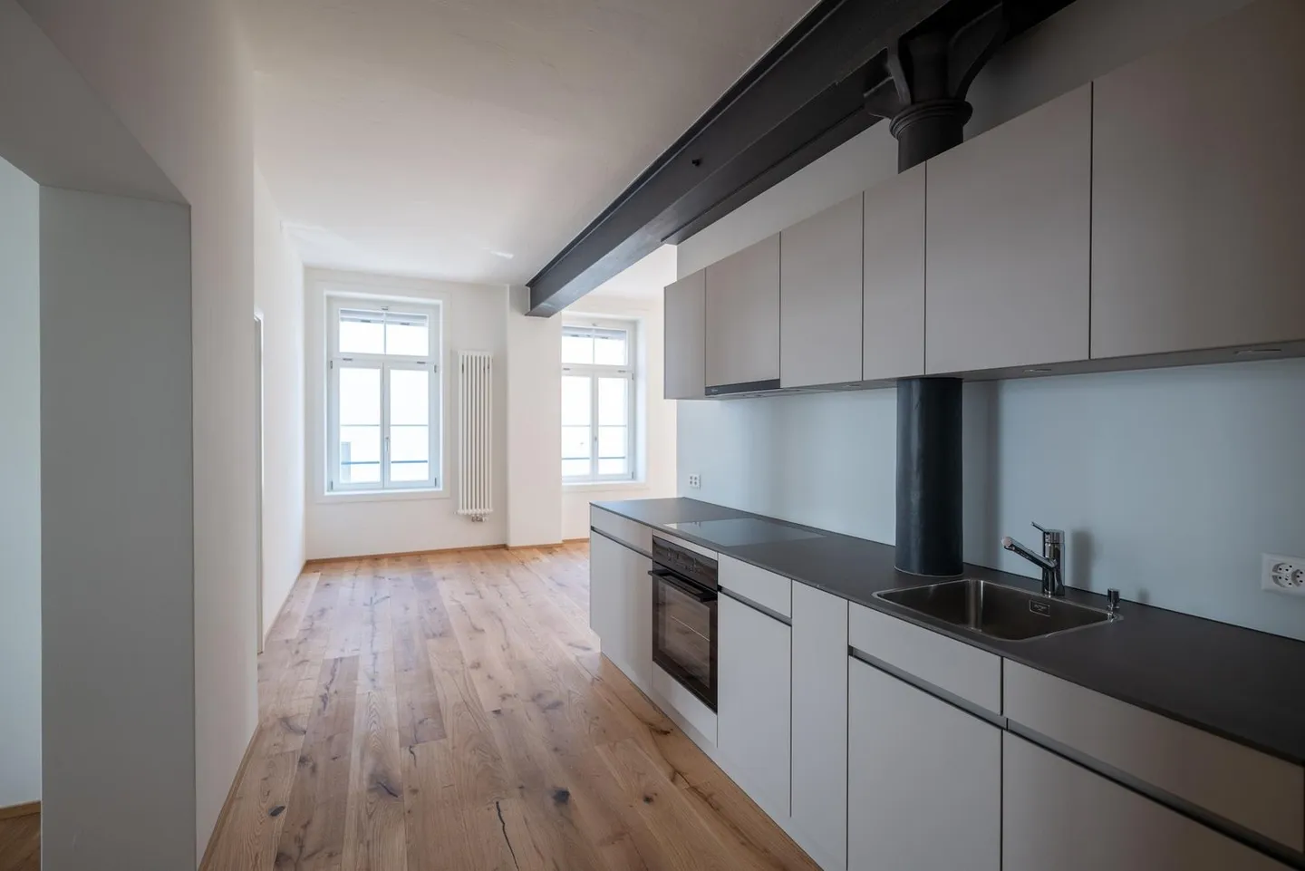 High-quality, modern 2.5-room apartment with old building charm - Photo 2 of 13