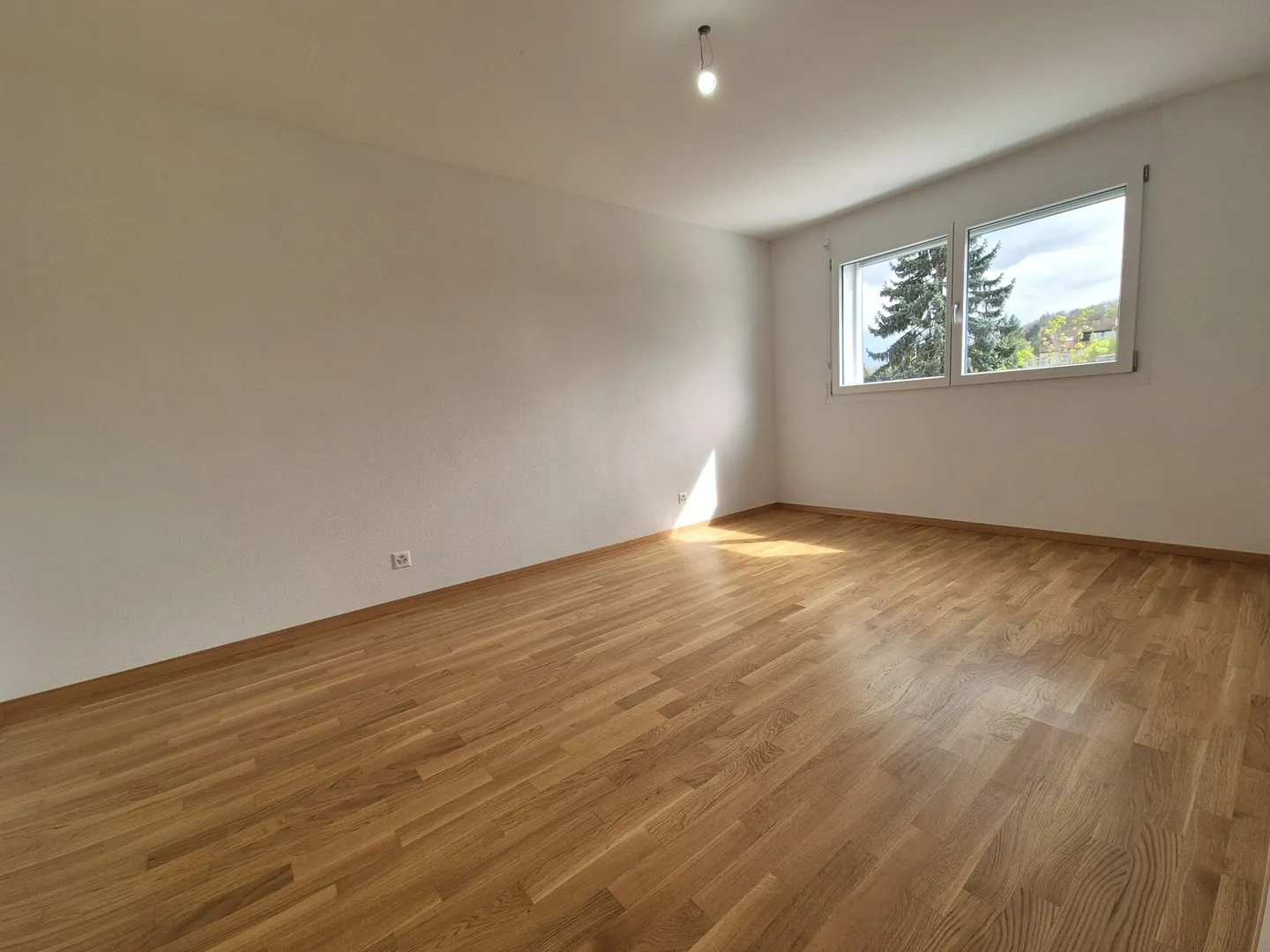 Montet (Broye) - 3,5-Zimmer-Wohnung im 2. Stock - Foto 7 von 9
