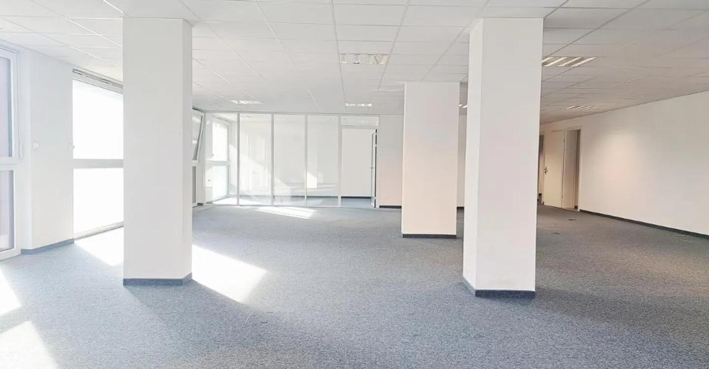 Bureau moderne à Yverdon - Photo 4 sur 9