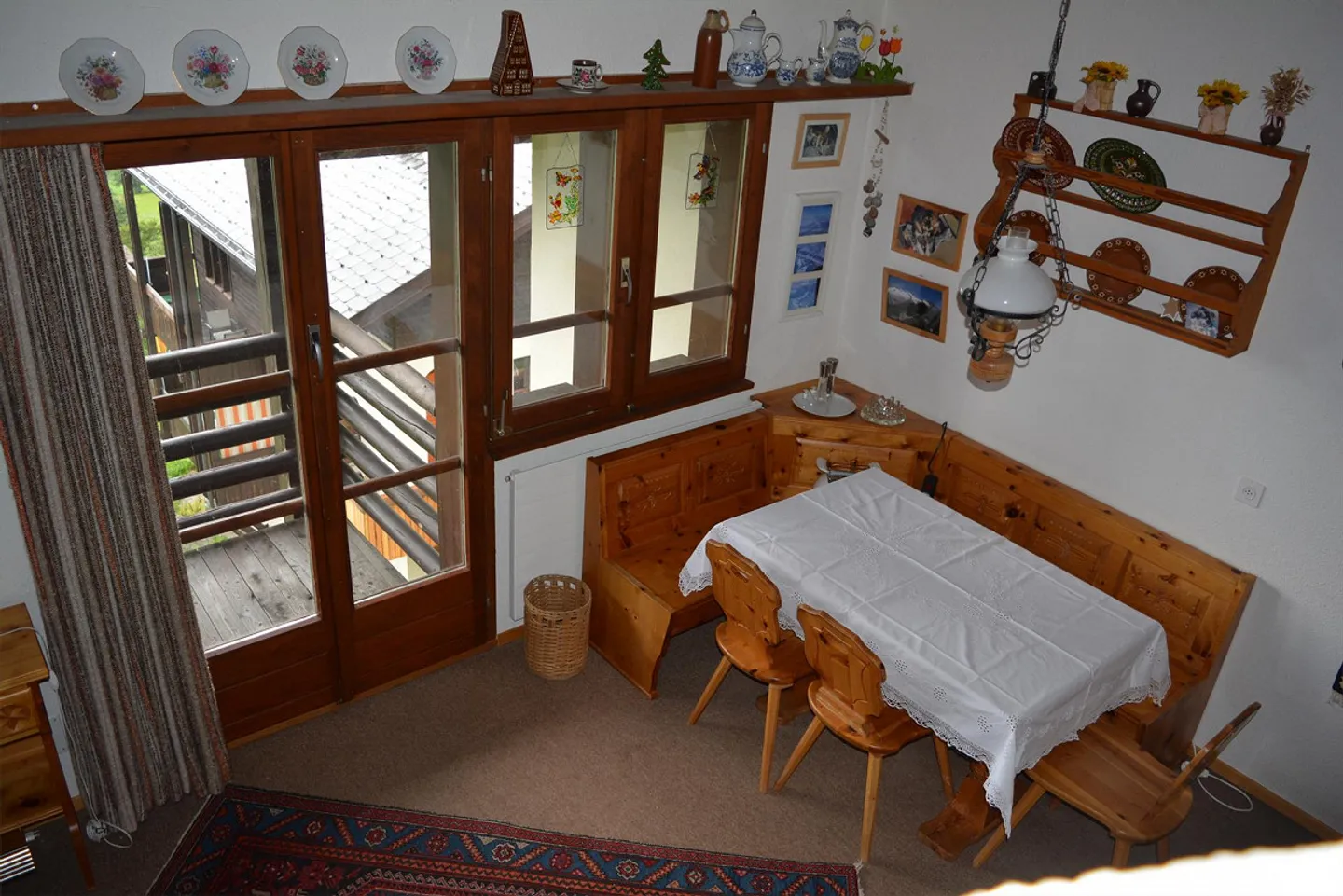 Style chalet avec vue royale sur la vallée de la jeune Rhône - Photo 3 sur 12