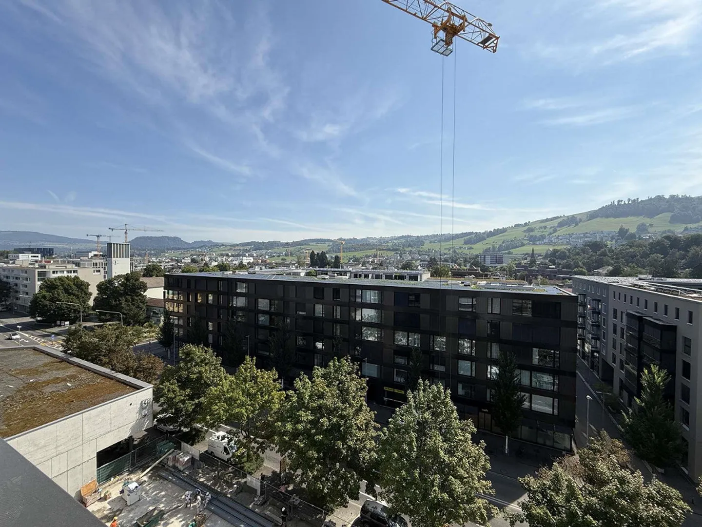 Appartement en duplex 3.5 pièces avec sa propre terrasse sur le toit (125 m2) à Zug - Photo 3 sur 8