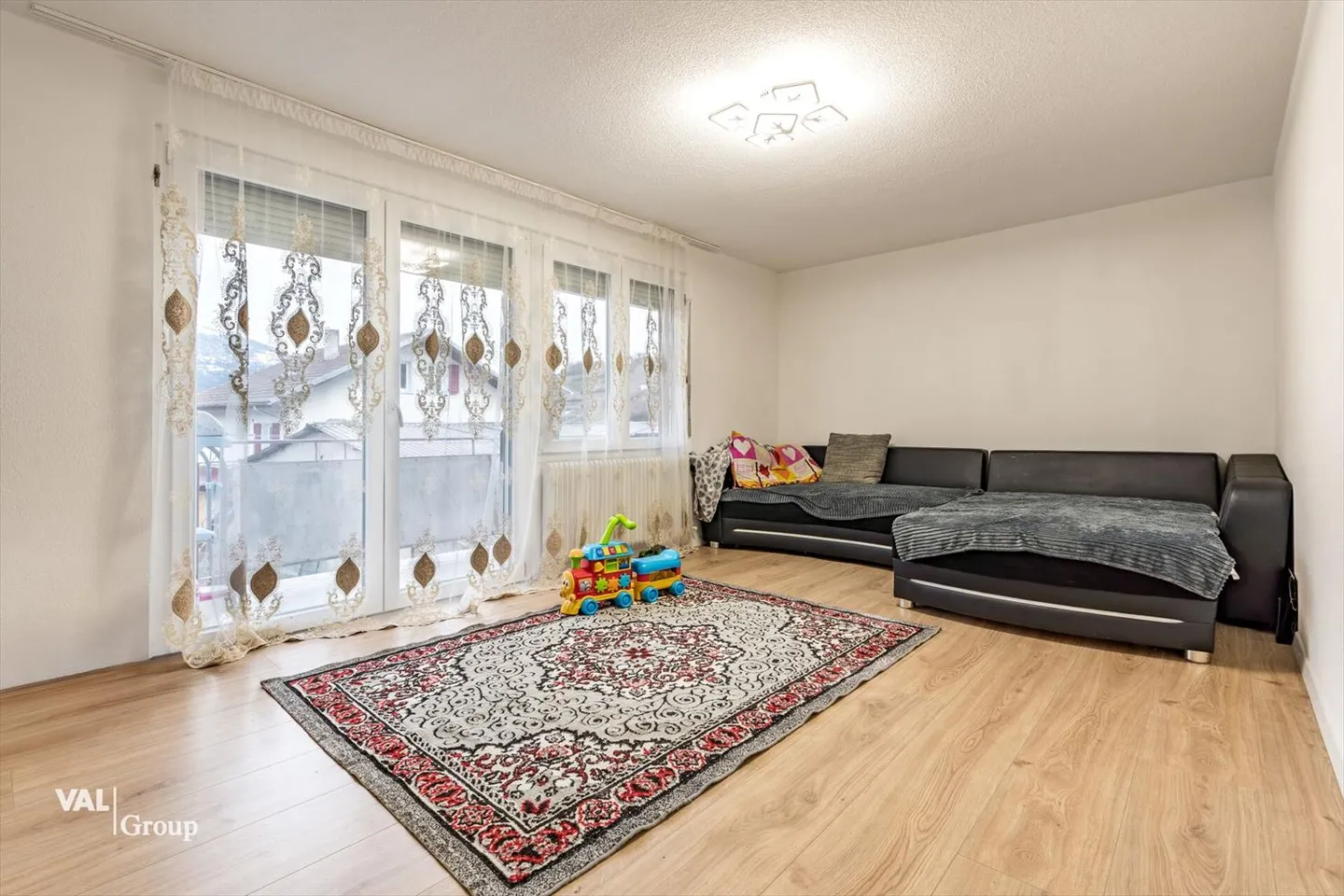 Sonnige Perspektiven in Salgesch - Sanierte Wohnung mit Charme und Komfort - Foto 2 von 12
