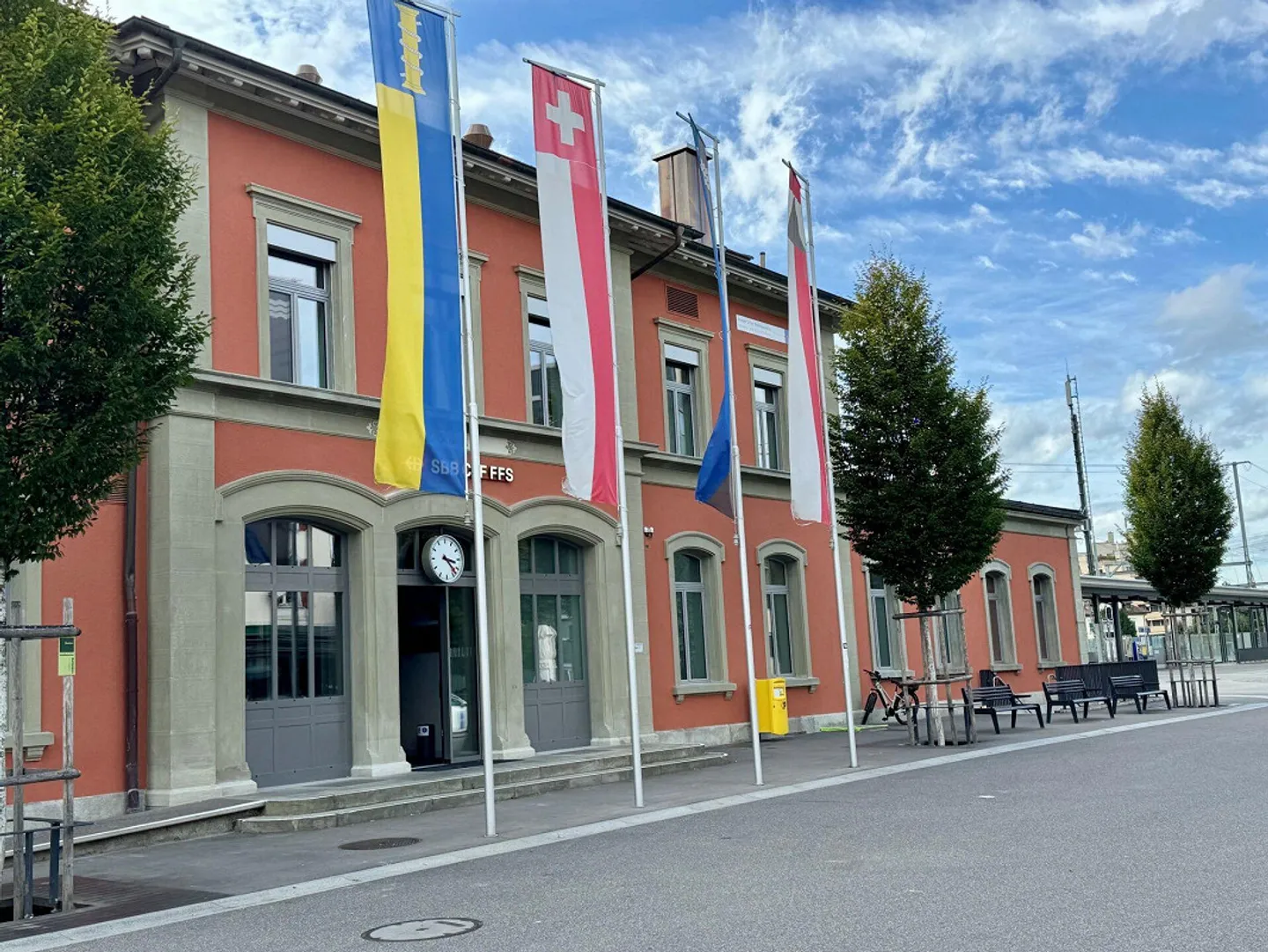 Espace de studio attrayant de 84 m² - directement à la gare de Wohlen - Photo 1 sur 3