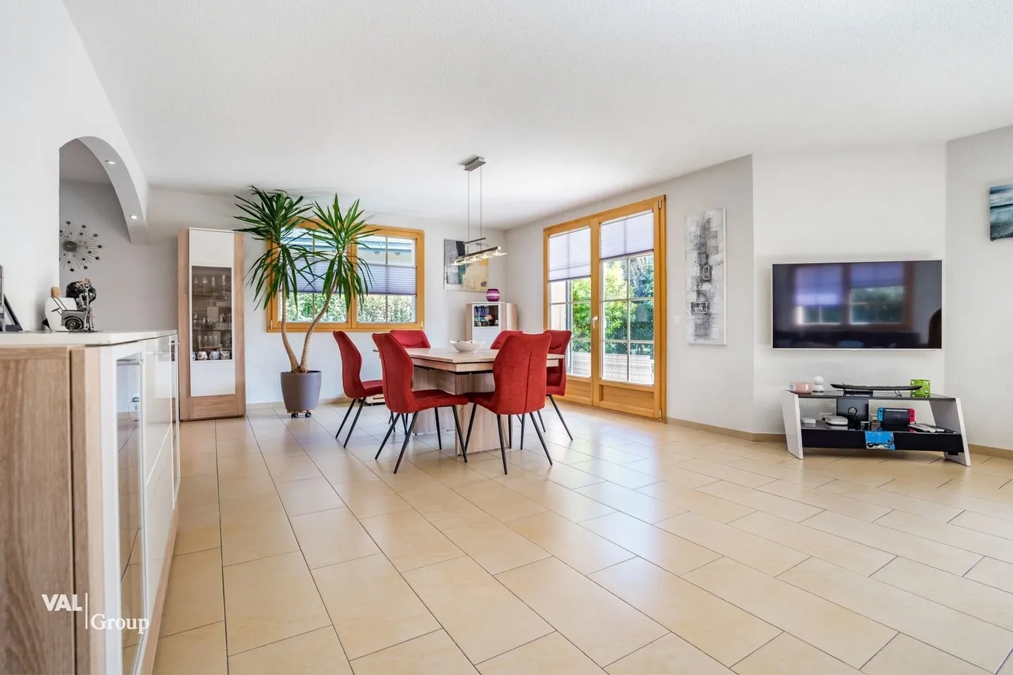 Magnifique villa dans un quartier calme avec grand jardin et jacuzzi - Photo 4 of 13