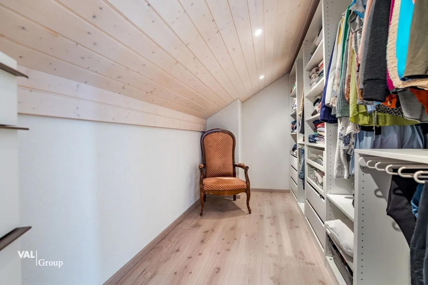 Magnifique villa dans un quartier calme avec grand jardin et jacuzzi - Photo 9 of 13