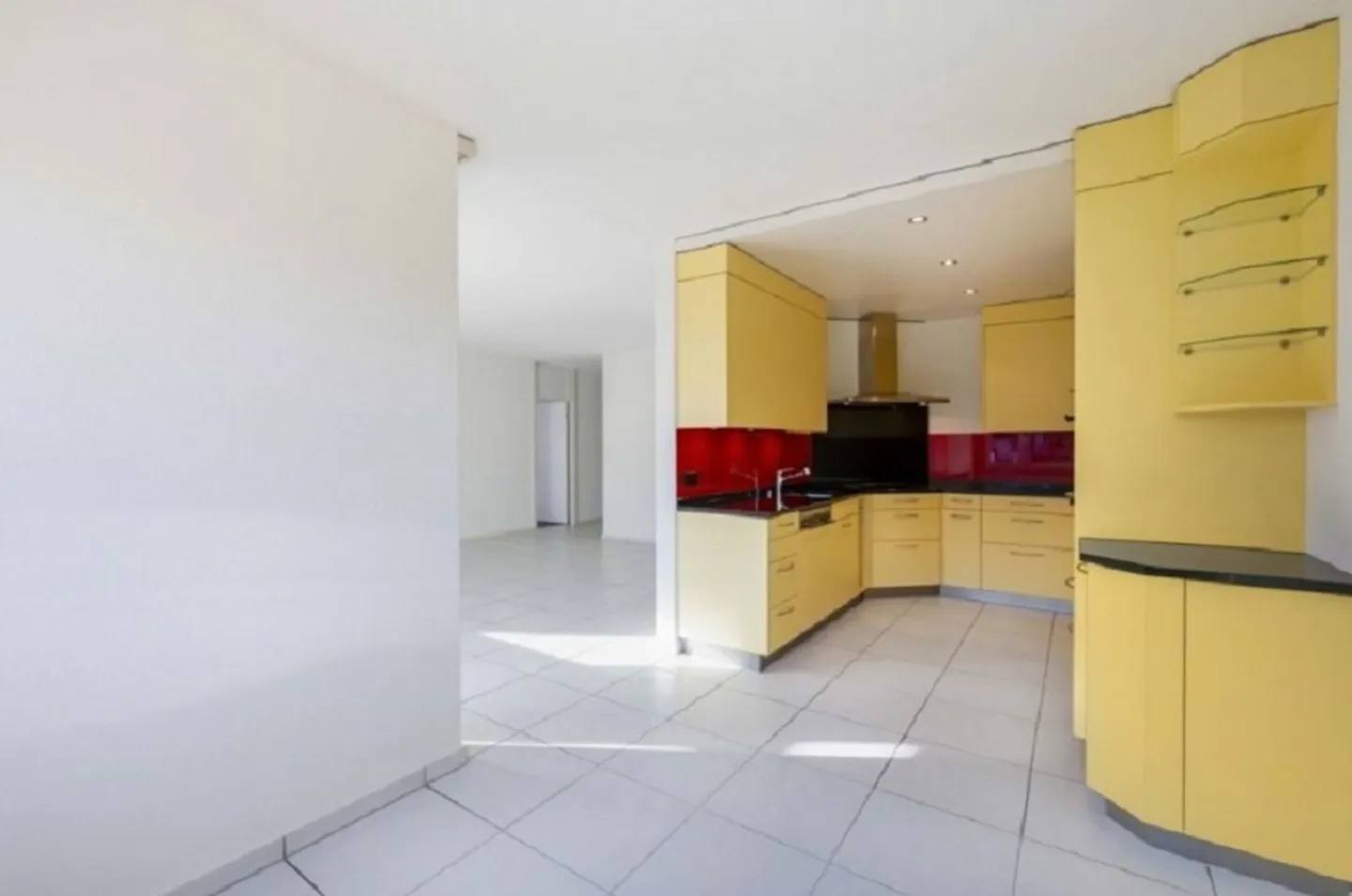 Apartment for rent - Photo 4 of 11