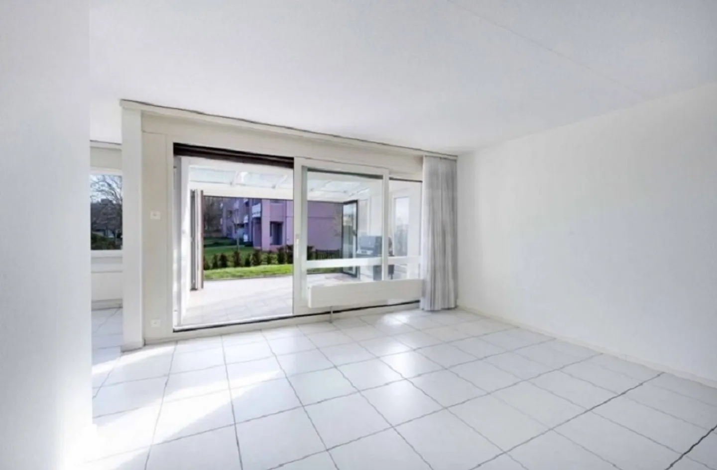 Apartment for rent - Photo 2 of 11